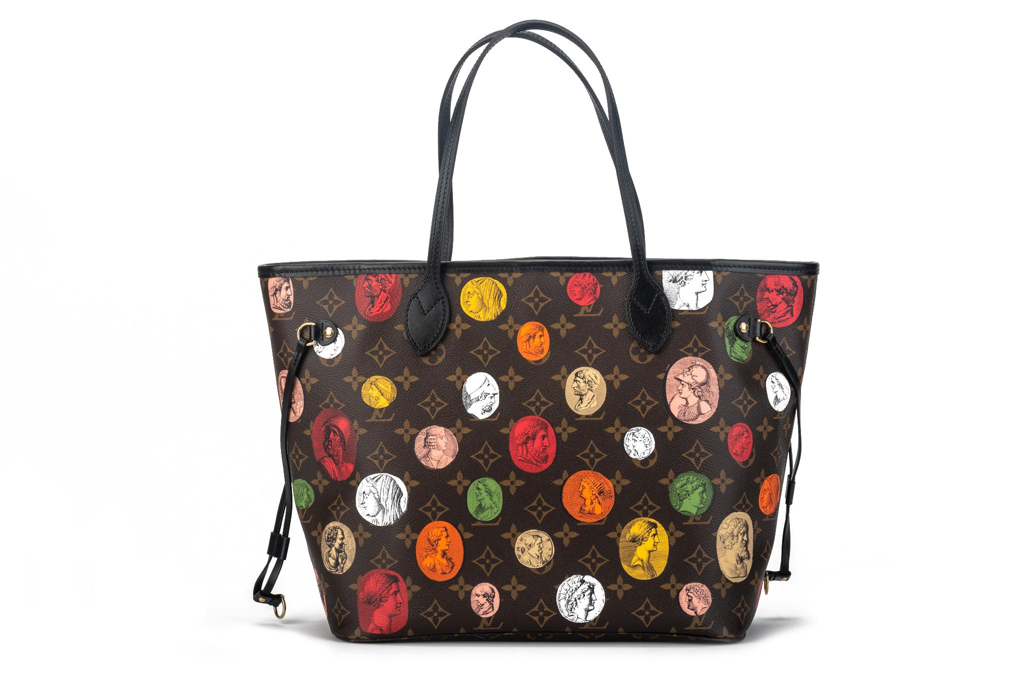 Noir Nouvelle édition limitée de Louis Vuitton  Fornasetti Sac fourre-tout Neverfull dans sa boîte en vente