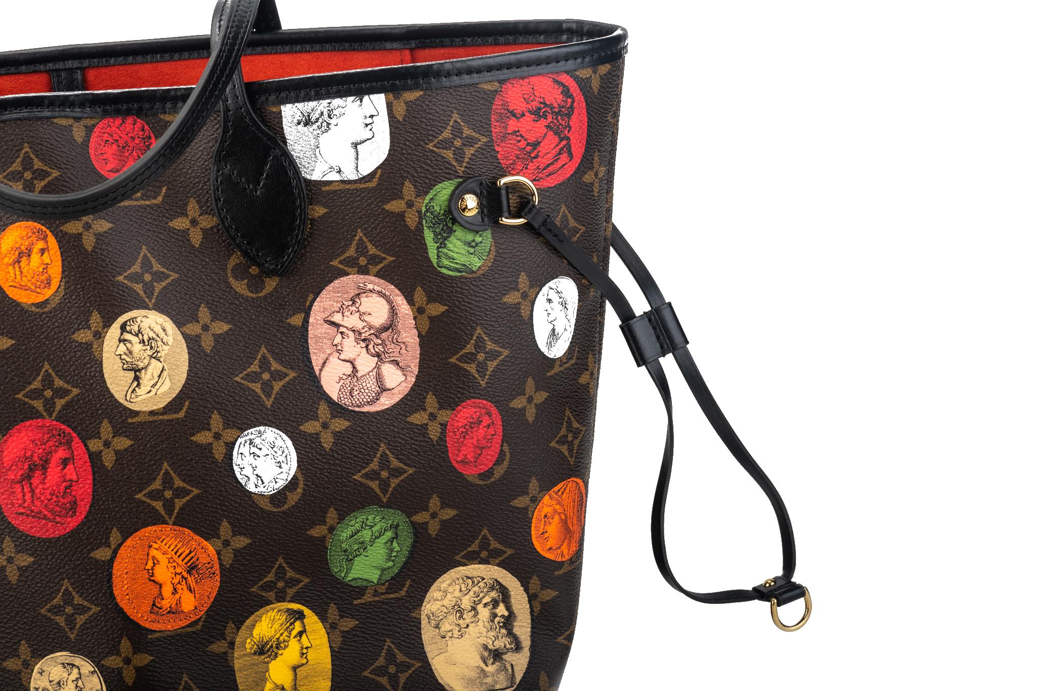 Nouvelle édition limitée de Louis Vuitton  Fornasetti Sac fourre-tout Neverfull dans sa boîte Pour femmes en vente