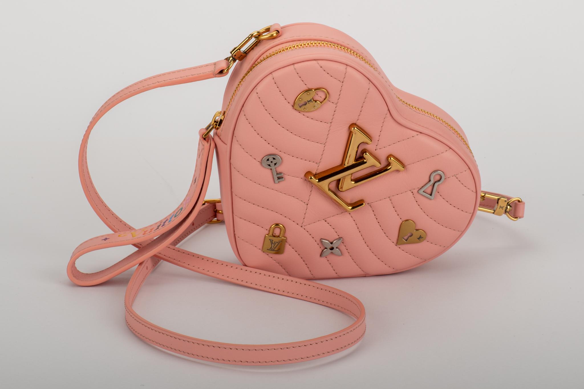 New Louis Vuitton Limited Edition Red Heart Clutch Belt Bag For Sale 2