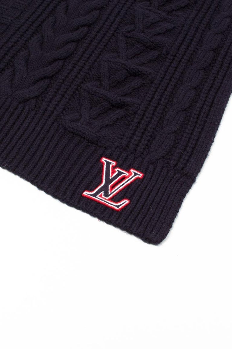 New Louis Vuitton Men LV Logo Echarpes Heavy Knitted Scarf For Sale at  1stDibs