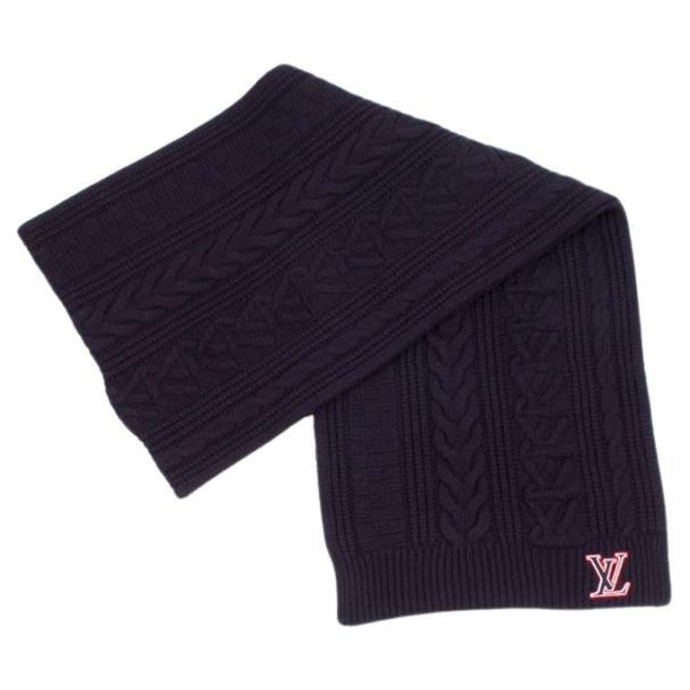 New Louis Vuitton Men LV Logo Heavy Knitted Scarf For Sale at 1stDibs