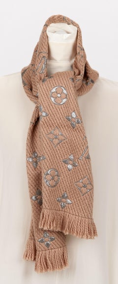 New Louis Vuitton Metallic Logo Woven Scarf
