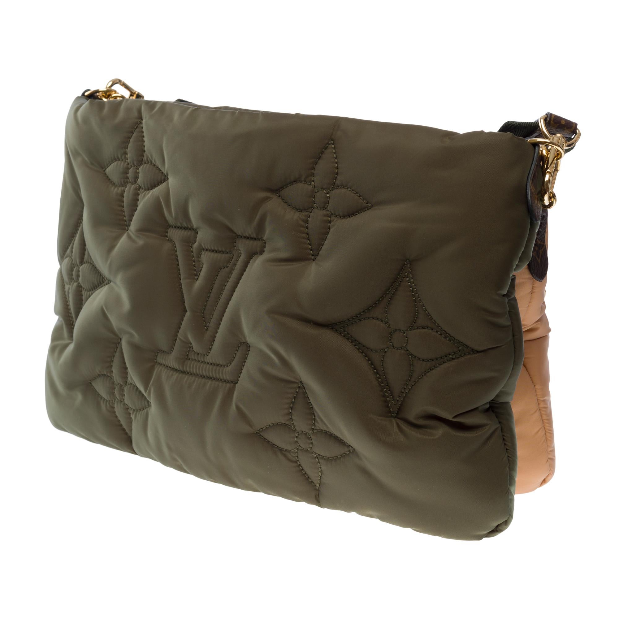 New Louis Vuitton Pillow Maxi Pochette shoulder bag in khaki/Beige nylon, GHW For Sale 2