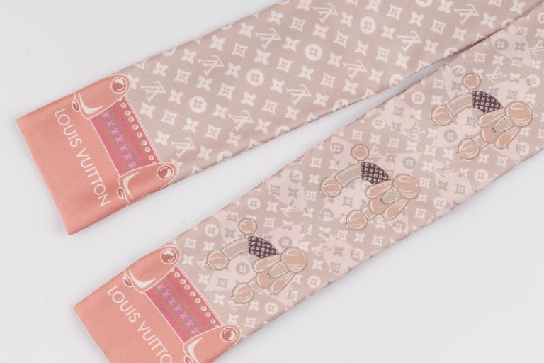 LOUIS VUITTON LV Pink Damier Silk Twilly Bandeau Scarf – AYAINLOVE CURATED  LUXURIES