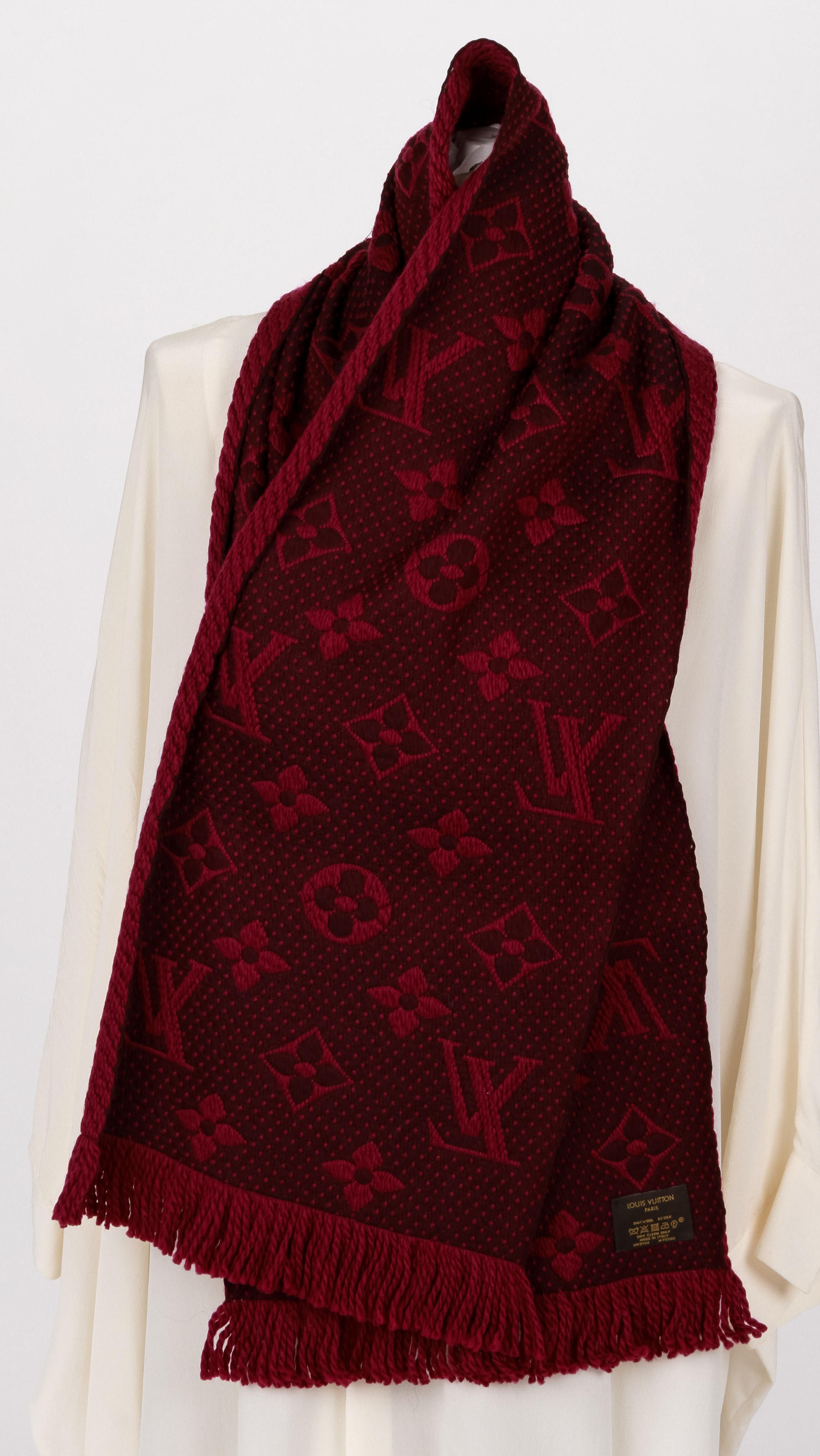 New Louis Vuitton Red Black Woven Fringe Scarf In New Condition For Sale In West Hollywood, CA
