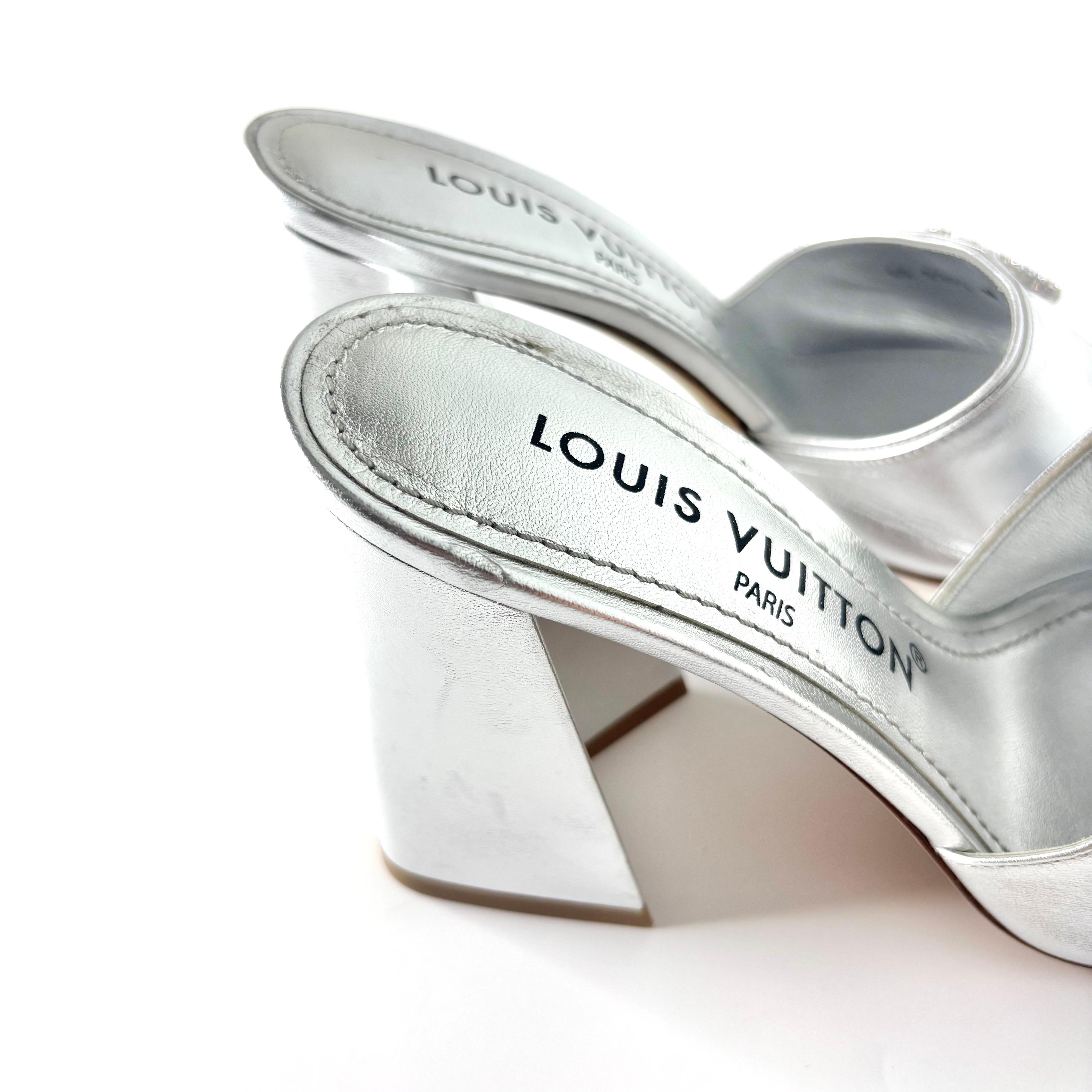 NEW Louis Vuitton Shake Crystal Embellished Metallic Calfskin LV Logo Mules 36 en vente 2