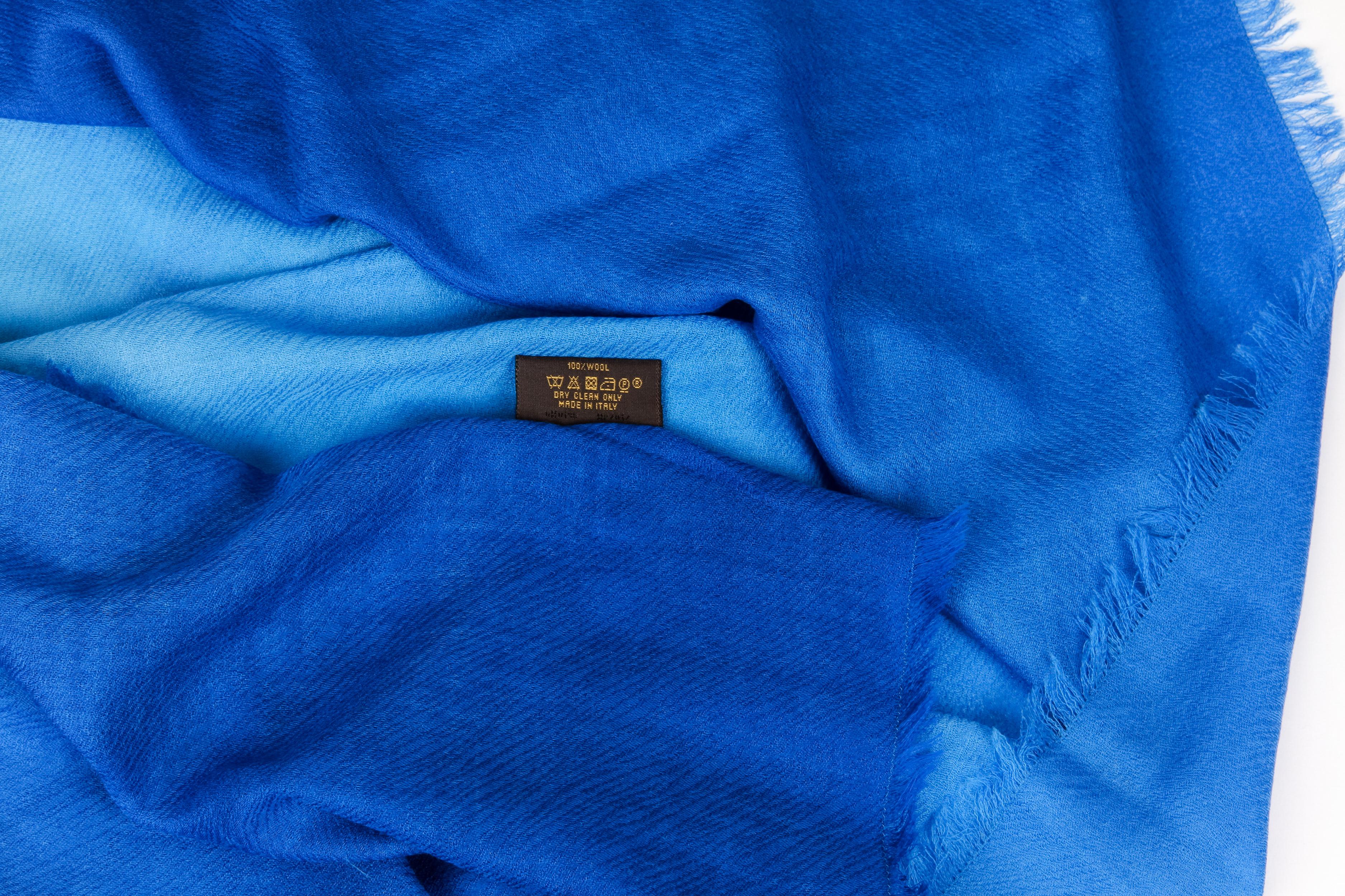 Bleu Châle LV turquoise Louis Vuitton  Foulard avec étiquettes en vente
