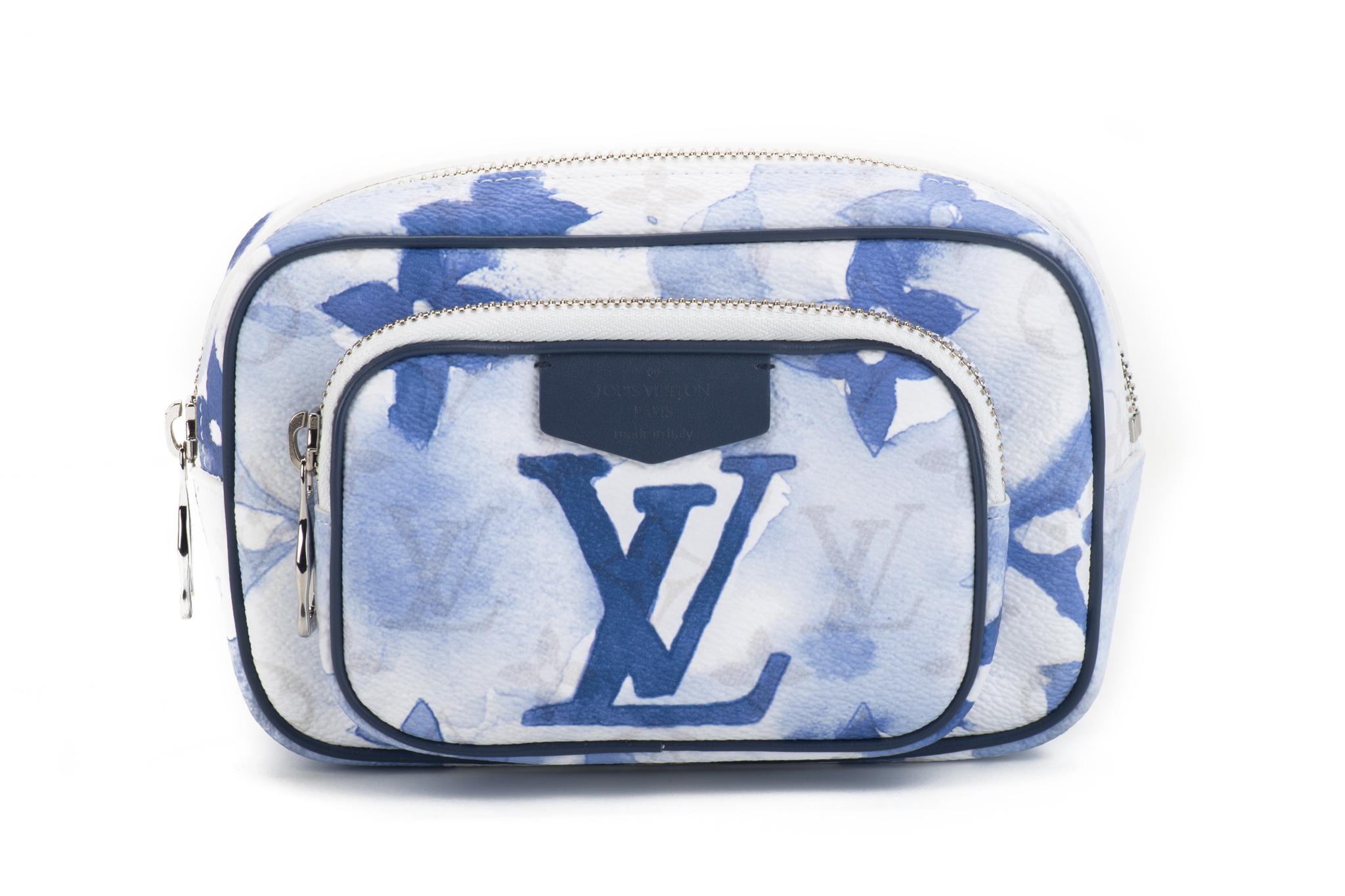 louis vuitton messenger bag blue