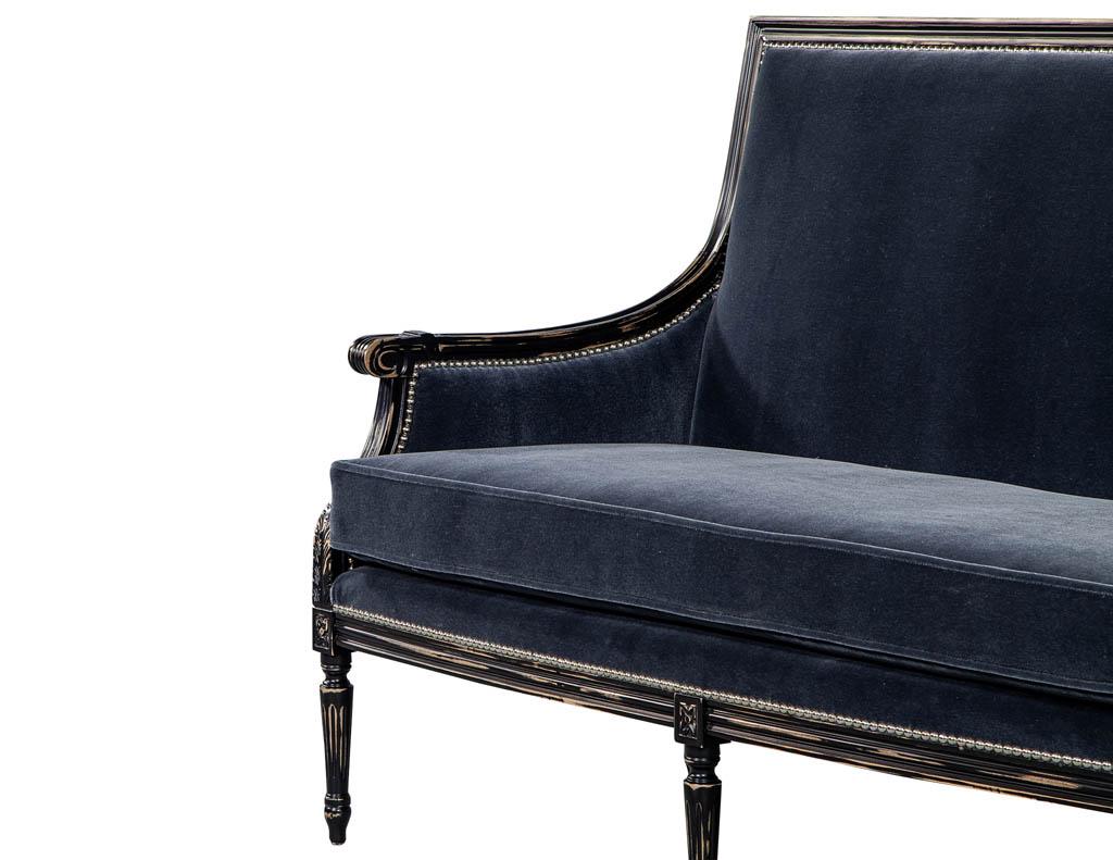 Neu Louis XVI Stil Distressed Settee Chaise Love Seat im Zustand „Neu“ in North York, ON