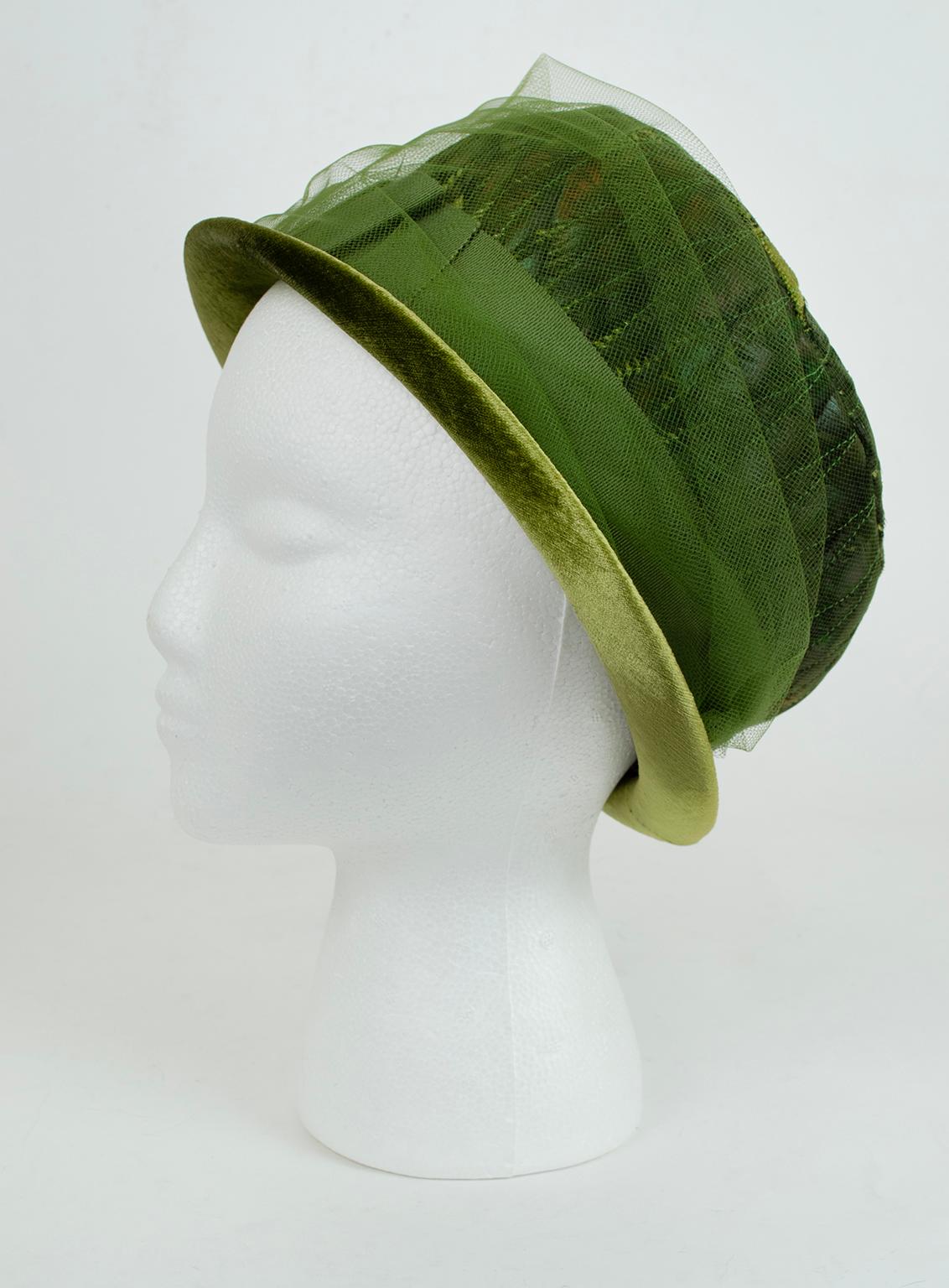 Black New Luci Puci Green Velvet Cloche Hat with Mallard Feather Crown – S, 1950s For Sale