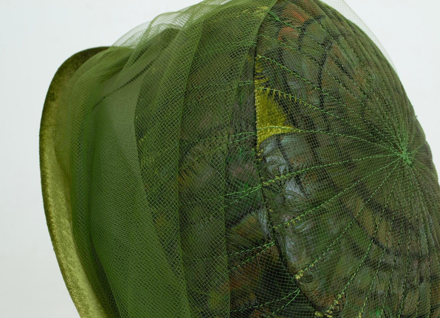 New Luci Puci Green Velvet Cloche Hat with Mallard Feather Crown – S, 1950s For Sale 2