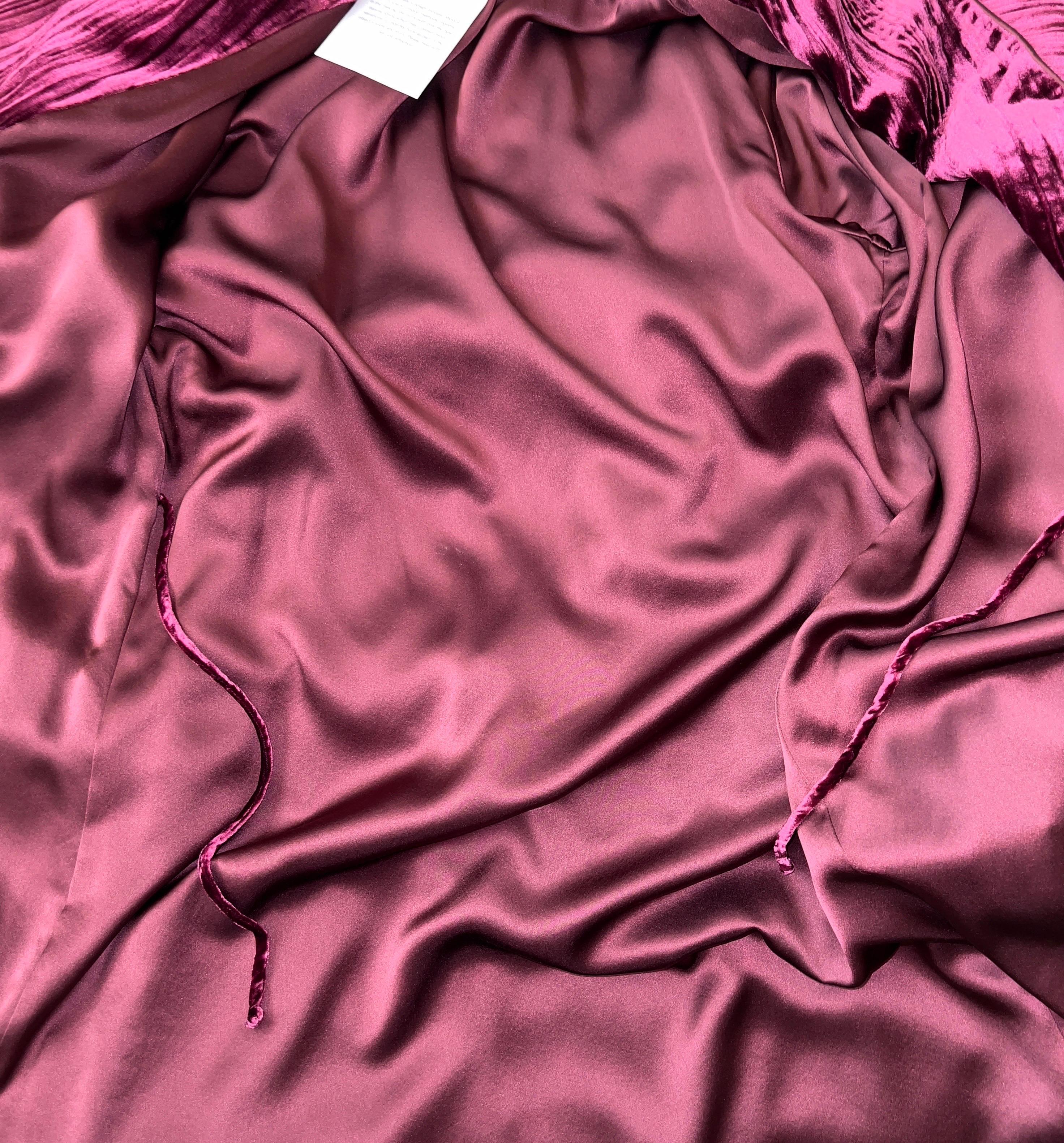 NEW Luxuriöse Olivia von Halle Deep Crimson Velvet Silk Dressing Gown Robe XS/S im Angebot 1