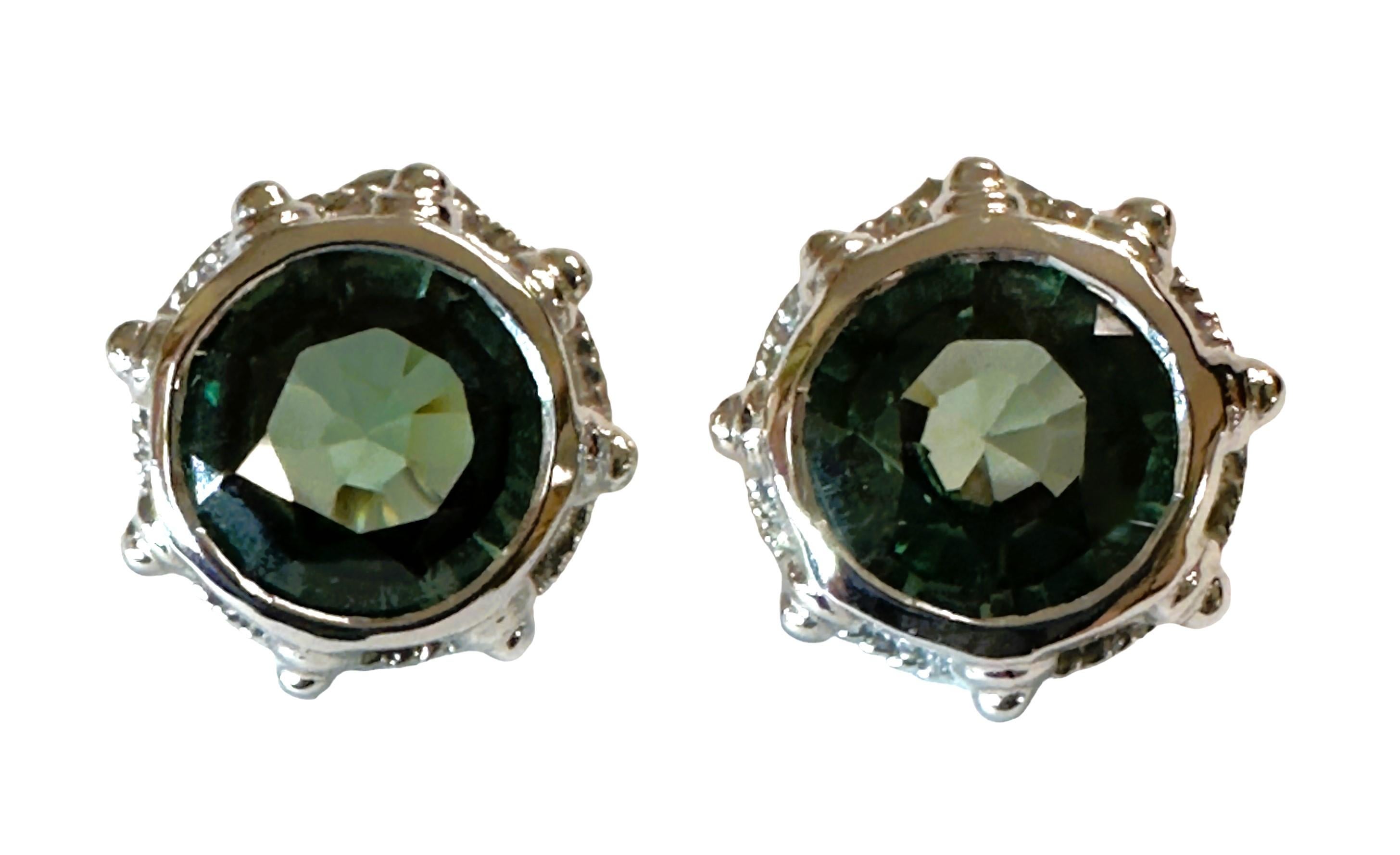 New Madagascar 7.90 ct Green Blue Sterling Earrings In New Condition In Eagan, MN
