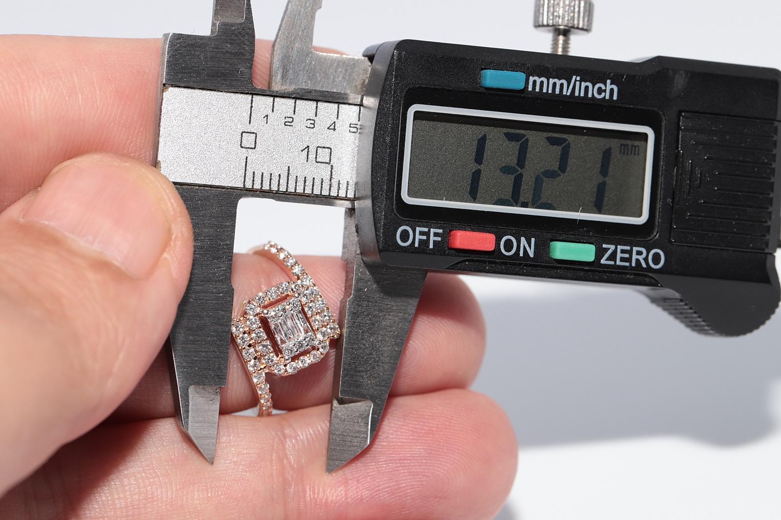 New Made 14k Gold Natürlichen Baguetteschliff und Brillantschliff Diamantring im Angebot 9