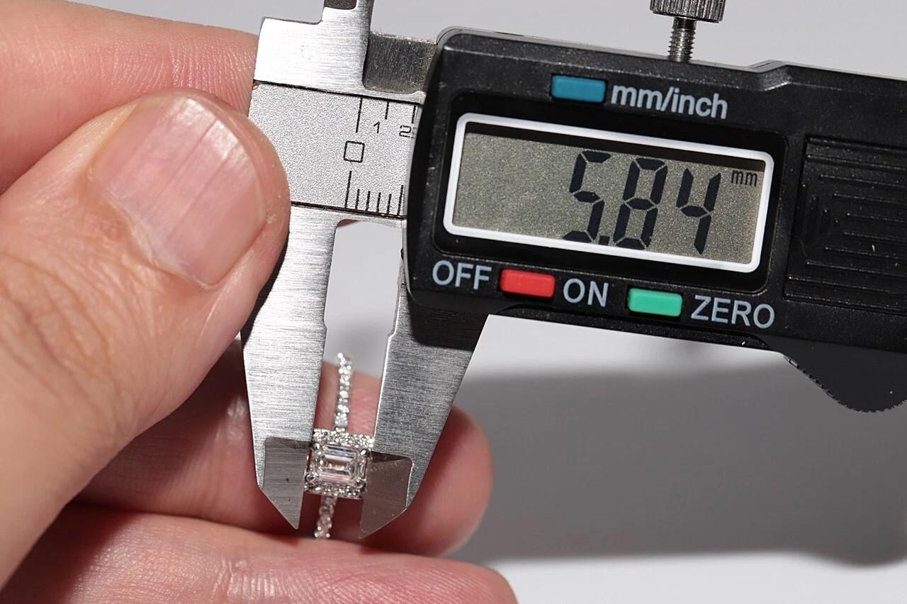 New Made 14k Gold Natural Baguette Cut Diamond And Brilliant Cut Solitaire Ring Bon état - En vente à Fatih/İstanbul, 34