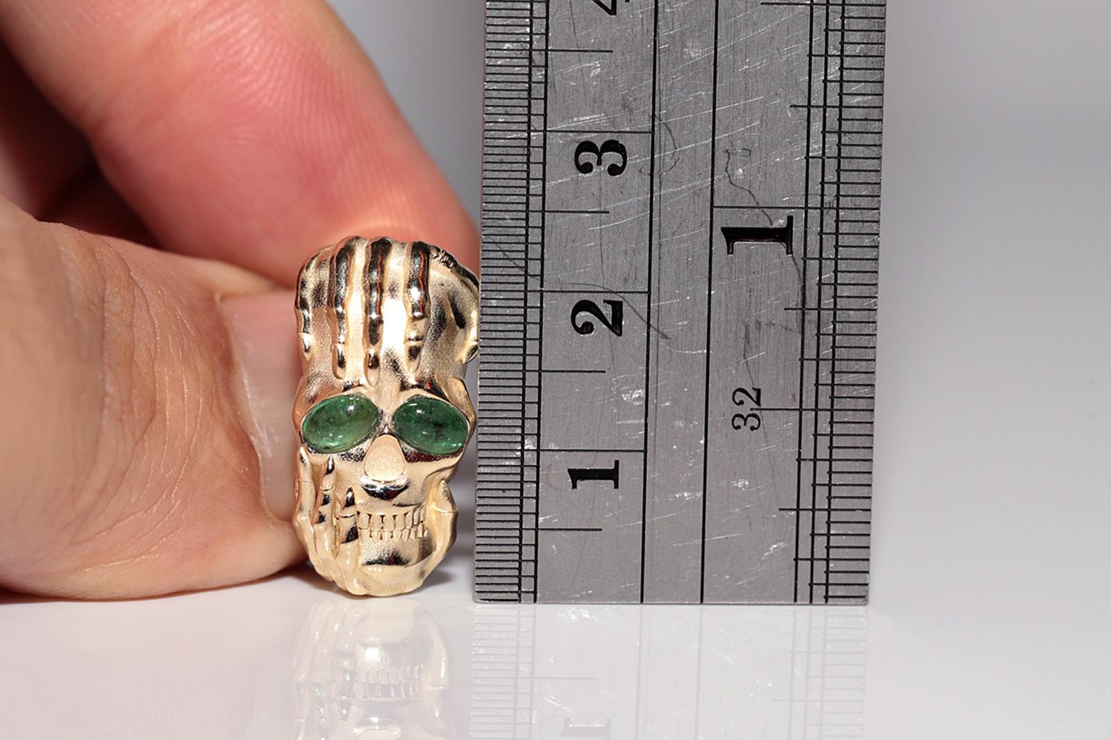 Anillo calavera decorado con esmeralda natural talla cabujón de oro de 14k de nueva factura en venta 6