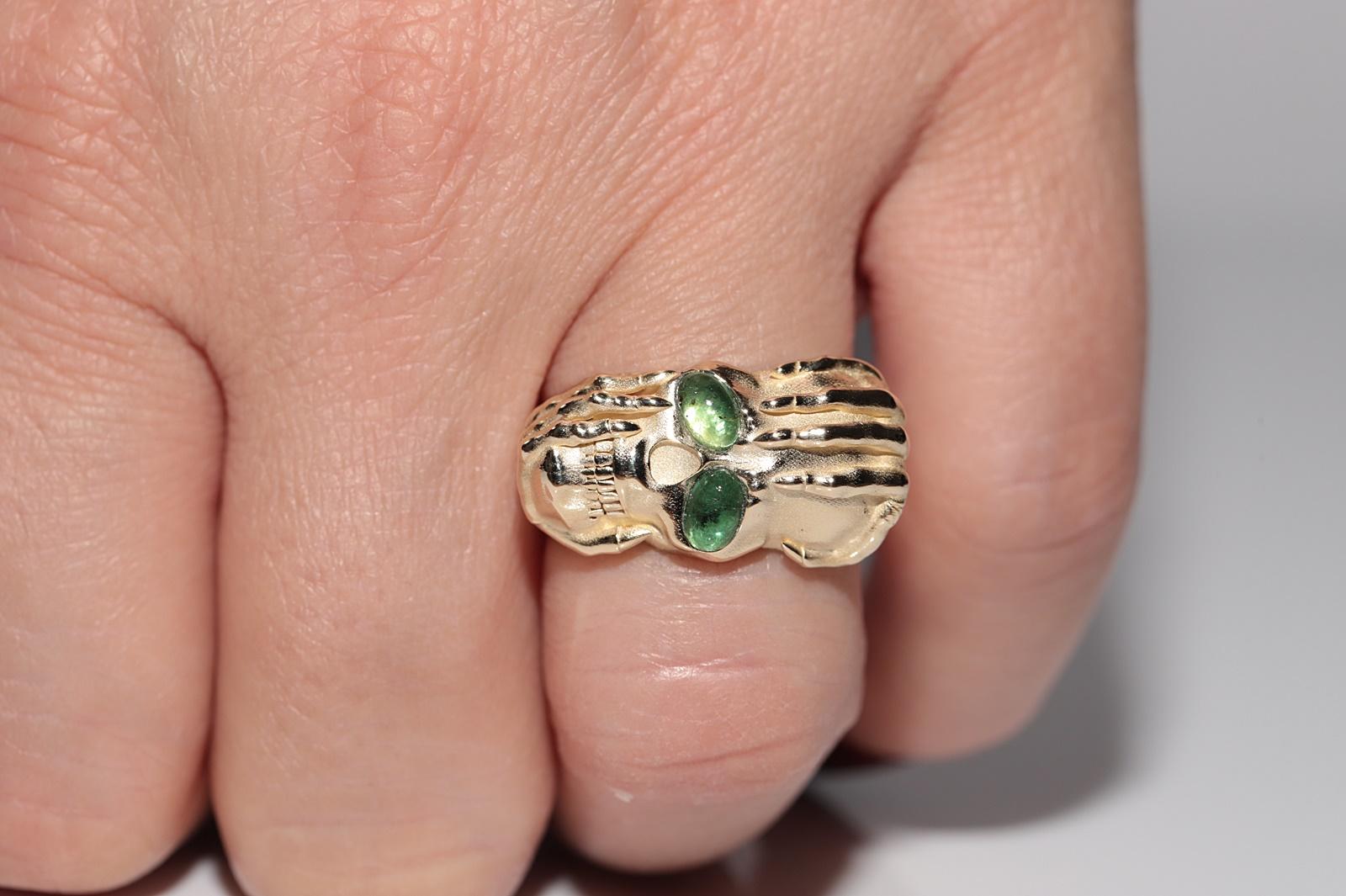 Neu Hergestellter 14k Gold Natürlicher Cabochon-Schliff Smaragd Dekorierter Schädelring im Angebot 11
