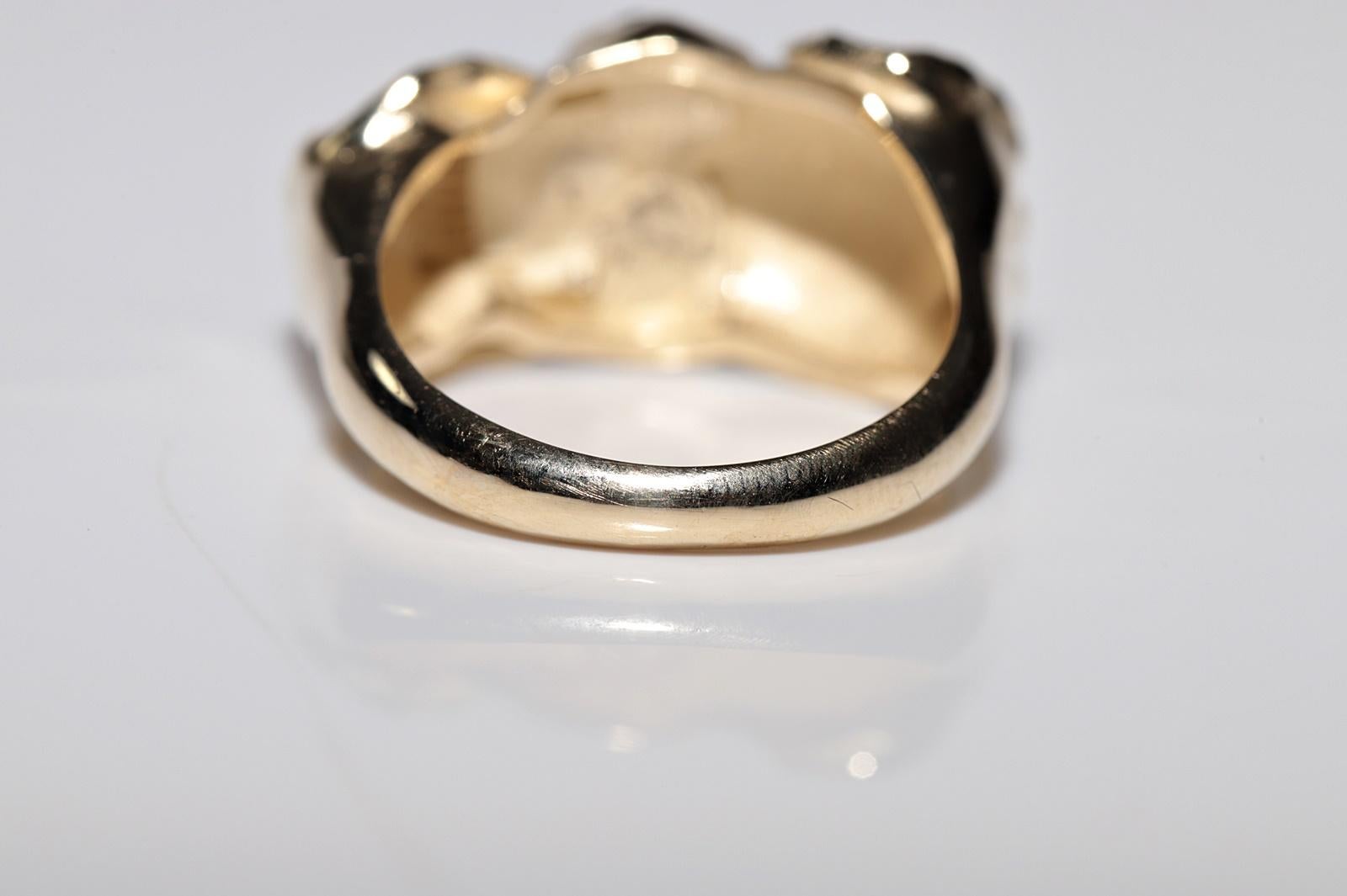 Neu Hergestellter 14k Gold Natürlicher Cabochon-Schliff Smaragd Dekorierter Schädelring für Damen oder Herren im Angebot