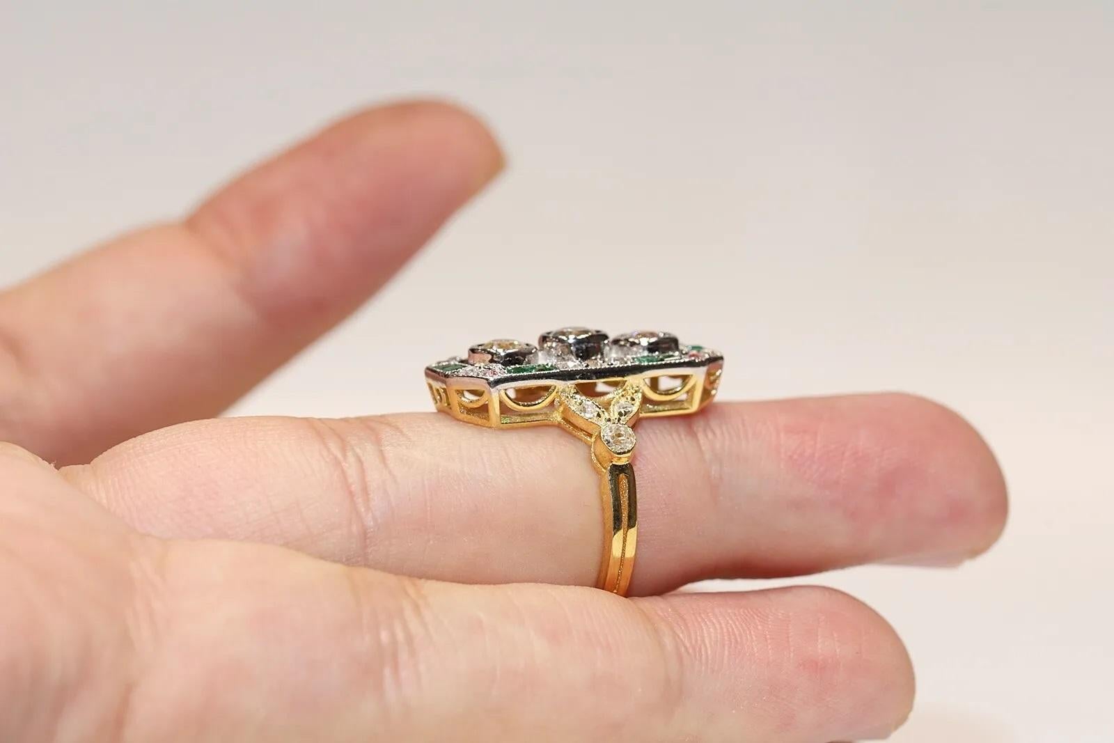 Bague de fabrication neuve en or 14 carats décorée de diamants naturels et d'émeraudes taille baguette en vente 4