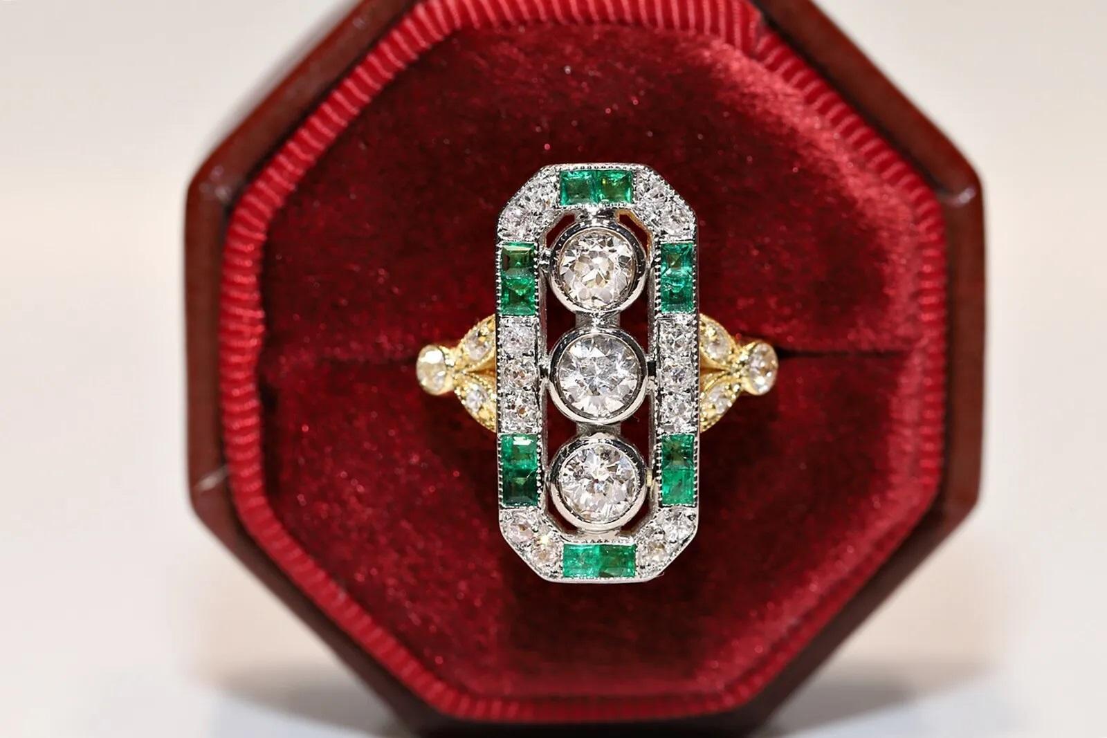 Bague de fabrication neuve en or 14 carats décorée de diamants naturels et d'émeraudes taille baguette en vente 5