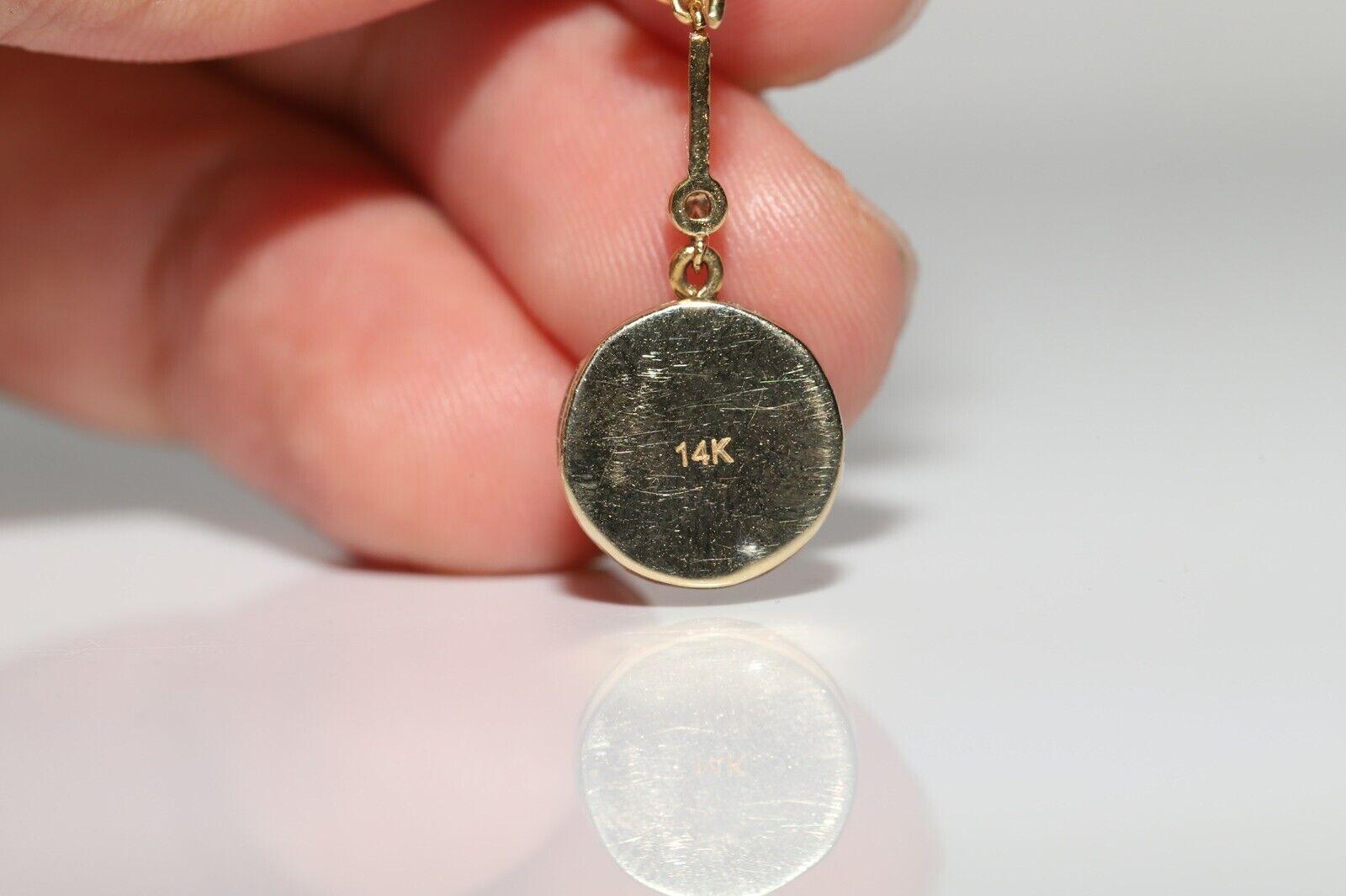 Neu hergestellter 14k Gold Natürlicher Diamant und Smaragd im Kaliberschliff Smaragd verzierter Ohrring im Angebot 3