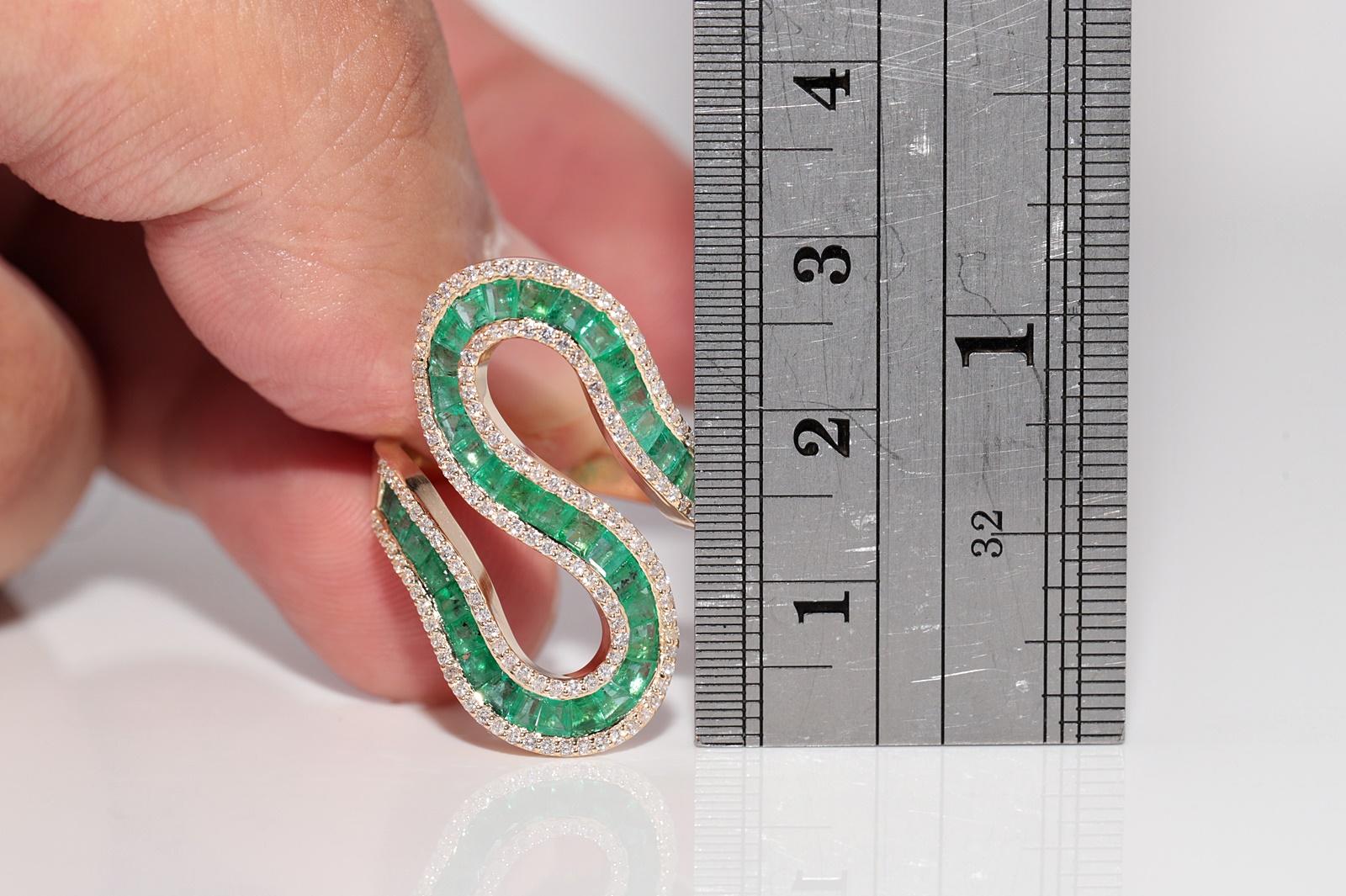 Neuer 14 Karat Gold Natürlicher Diamant und Smaragd im Kaliberschliff Smaragd Dekorierter Ring im Angebot 5