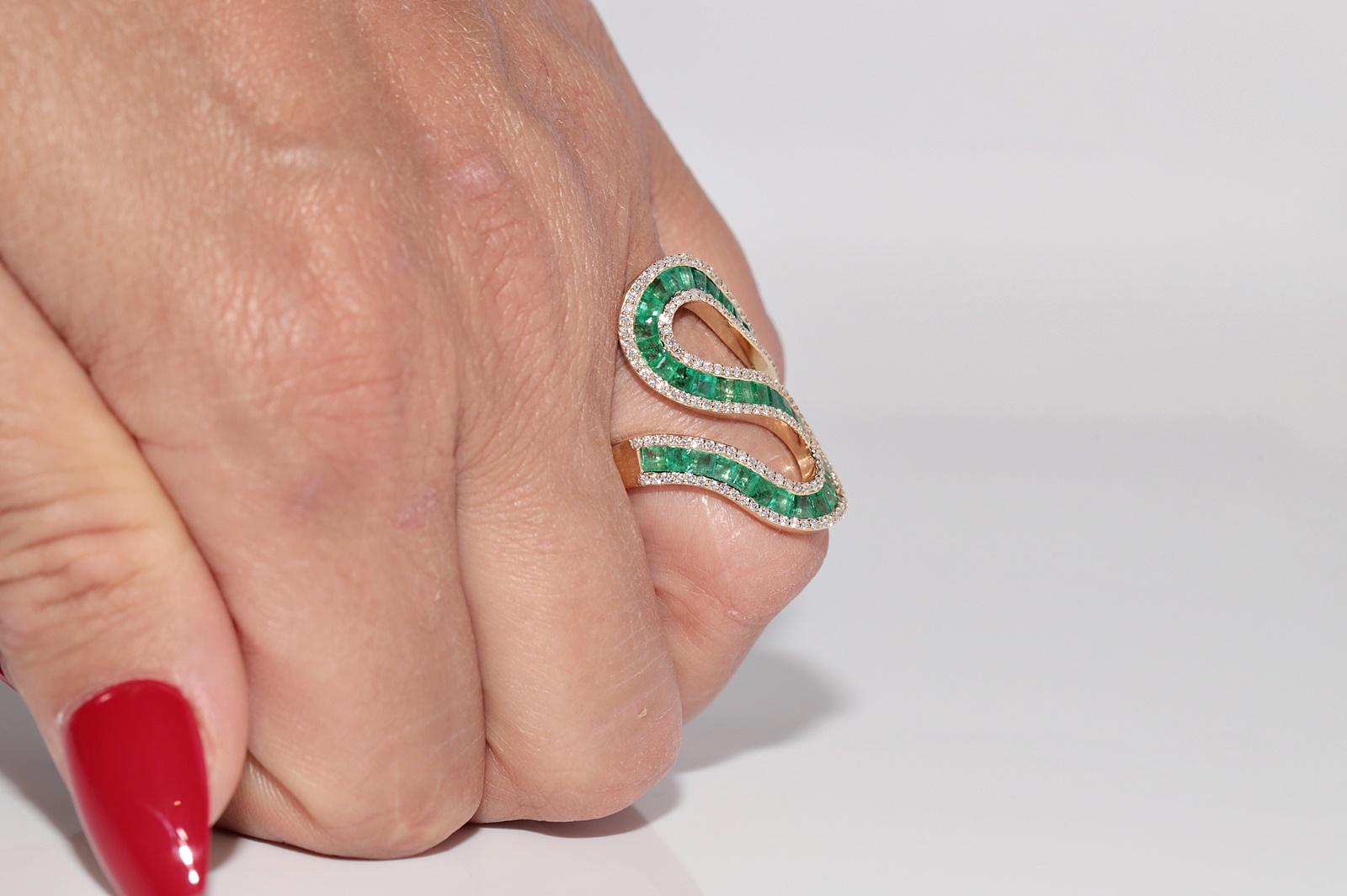 Neuer 14 Karat Gold Natürlicher Diamant und Smaragd im Kaliberschliff Smaragd Dekorierter Ring im Angebot 11