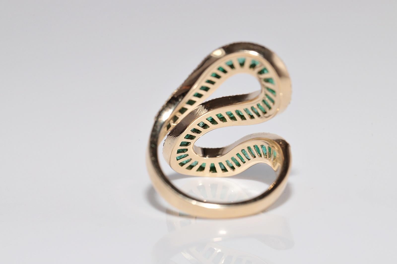 Neuer 14 Karat Gold Natürlicher Diamant und Smaragd im Kaliberschliff Smaragd Dekorierter Ring im Angebot 1