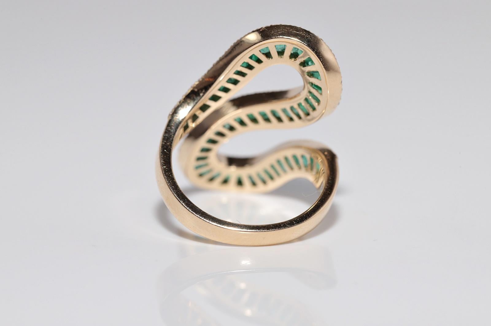 Neuer 14 Karat Gold Natürlicher Diamant und Smaragd im Kaliberschliff Smaragd Dekorierter Ring im Angebot 2