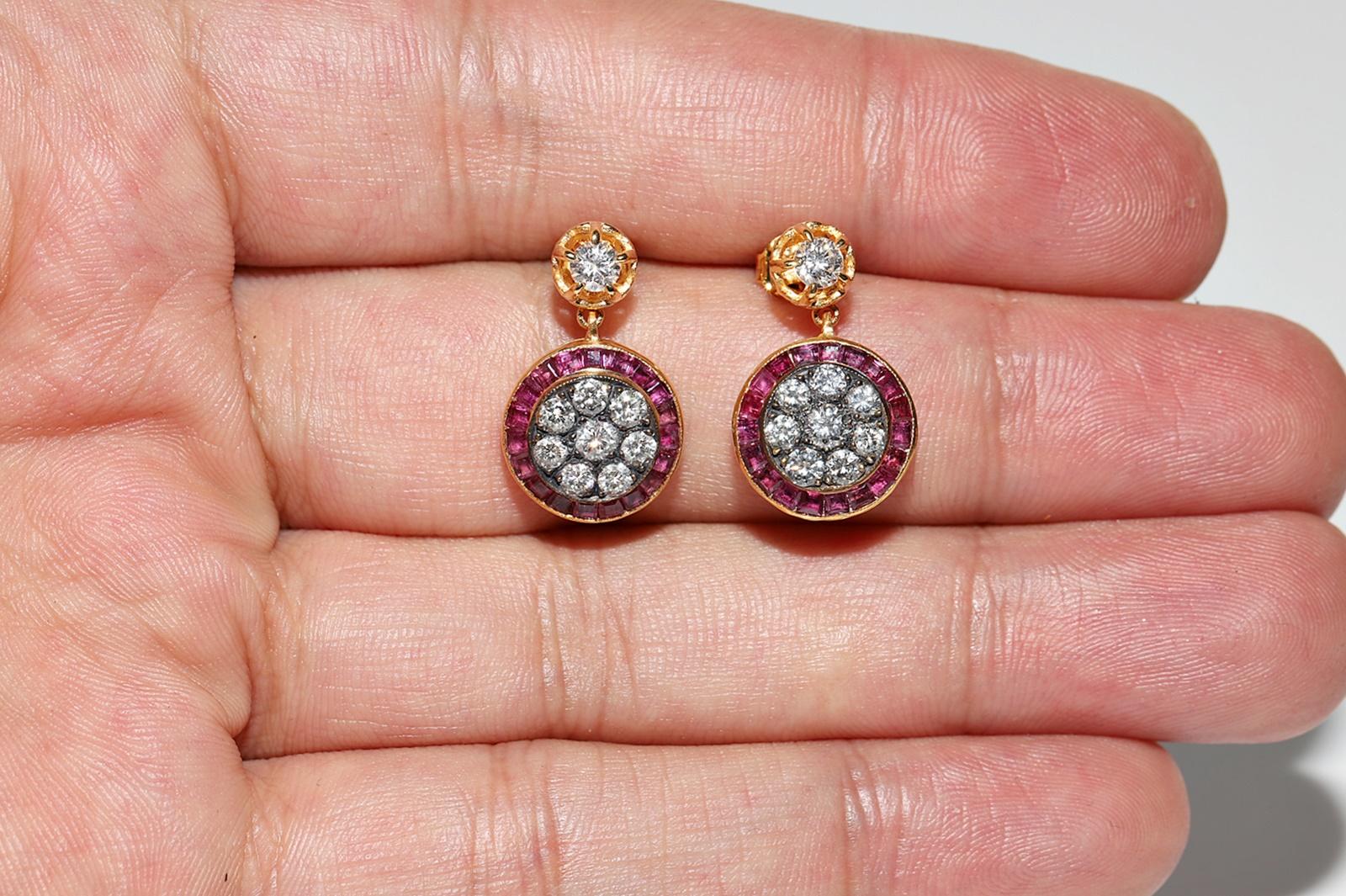 Boucles d'oreilles décorées de diamants naturels et de rubis calibrés en or 14 carats, neuves en vente 5