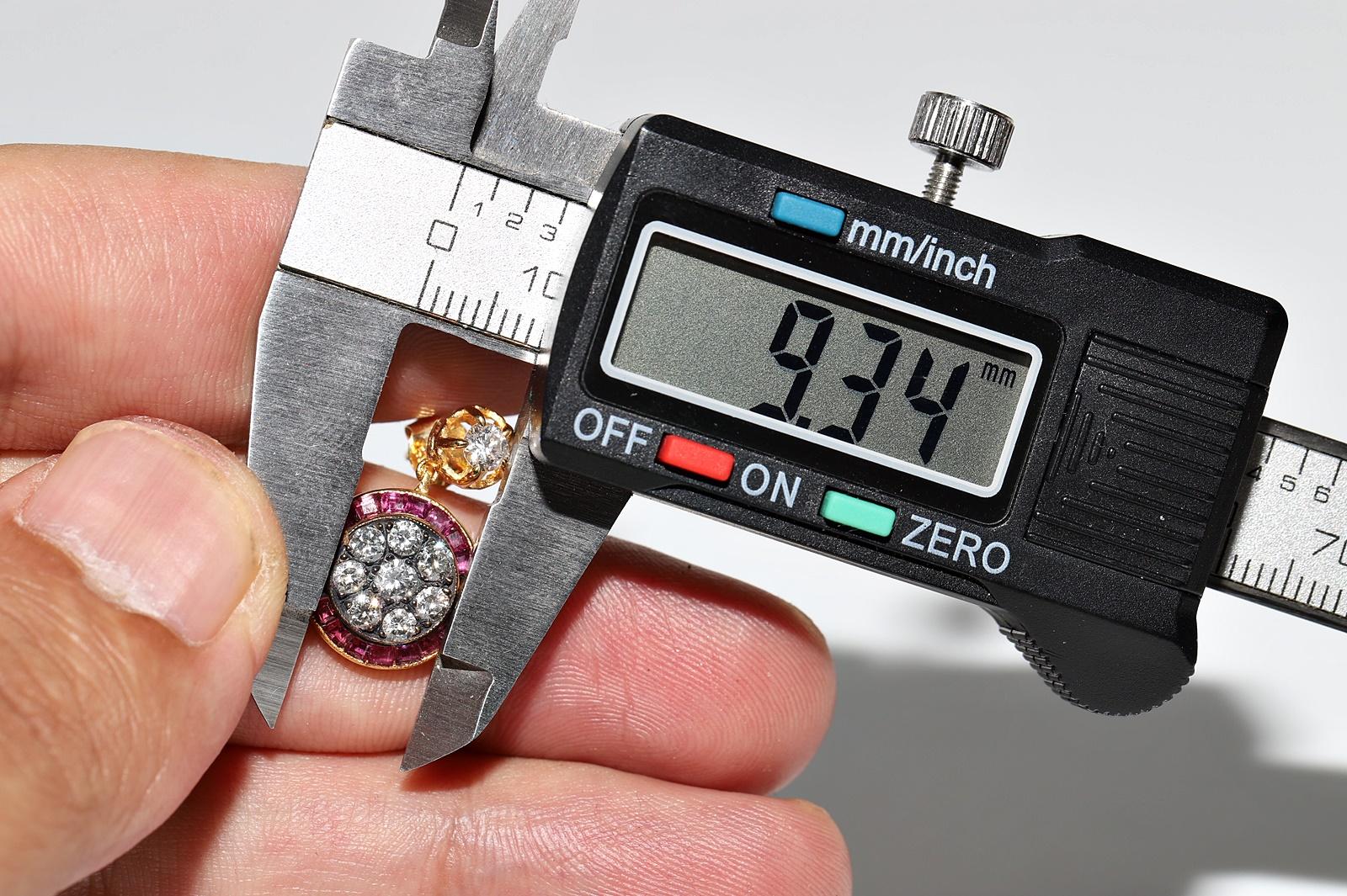 Boucles d'oreilles décorées de diamants naturels et de rubis calibrés en or 14 carats, neuves en vente 7