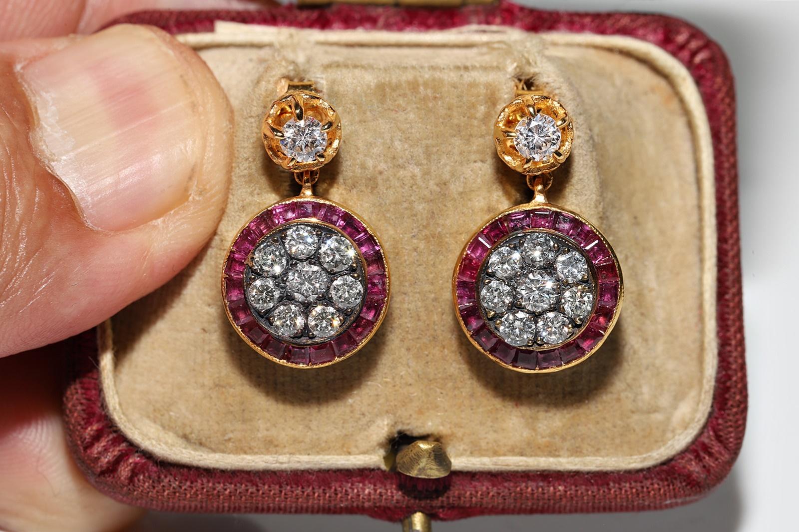 Moderne Boucles d'oreilles décorées de diamants naturels et de rubis calibrés en or 14 carats, neuves en vente