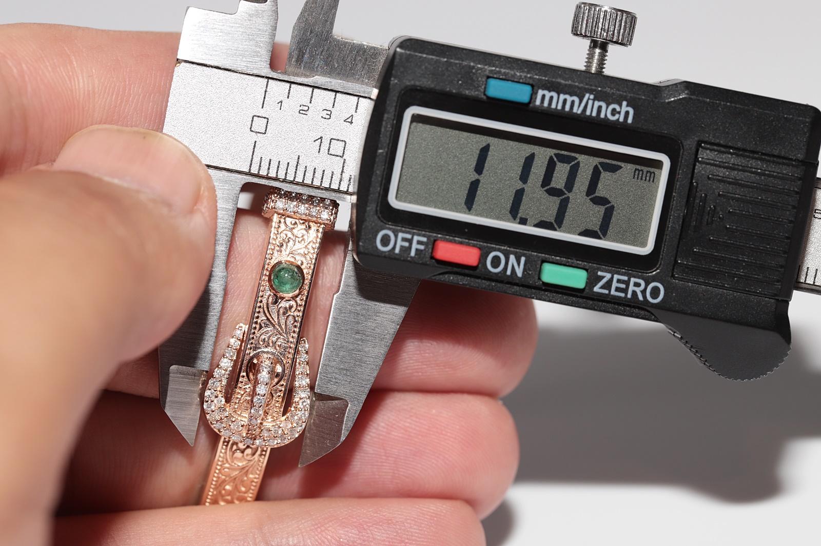 Pulsera cinturón de oro de 14k con diamantes naturales y esmeraldas en venta 3