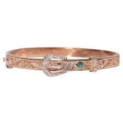 Armreif aus 14 Karat Gold mit natürlichem Diamanten und Smaragden, dekoriert, neu gefertigt