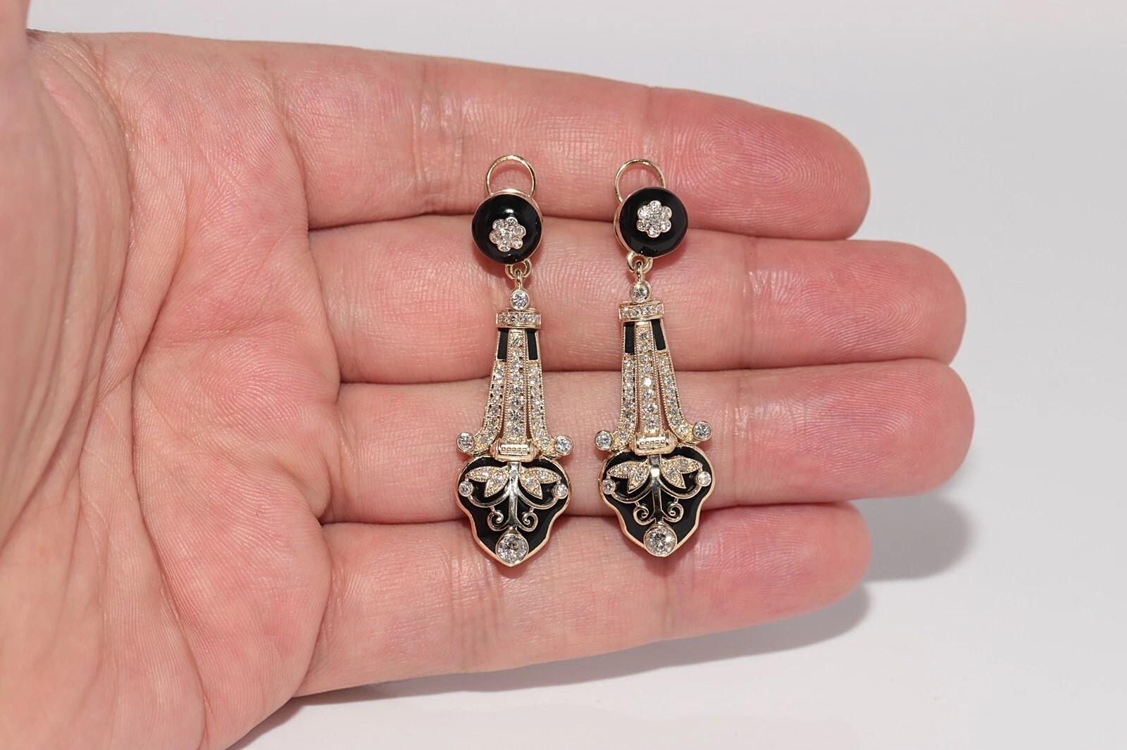 New Made Boucle d'oreille pendante en or 14k ornée de diamants naturels et d'émail en vente 4