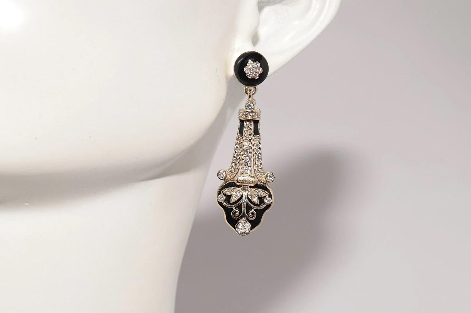 New Made Boucle d'oreille pendante en or 14k ornée de diamants naturels et d'émail en vente 9