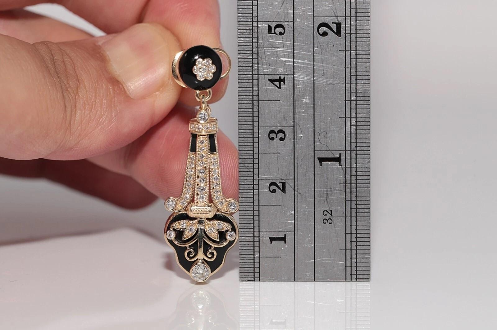 New Made Boucle d'oreille pendante en or 14k ornée de diamants naturels et d'émail en vente 1