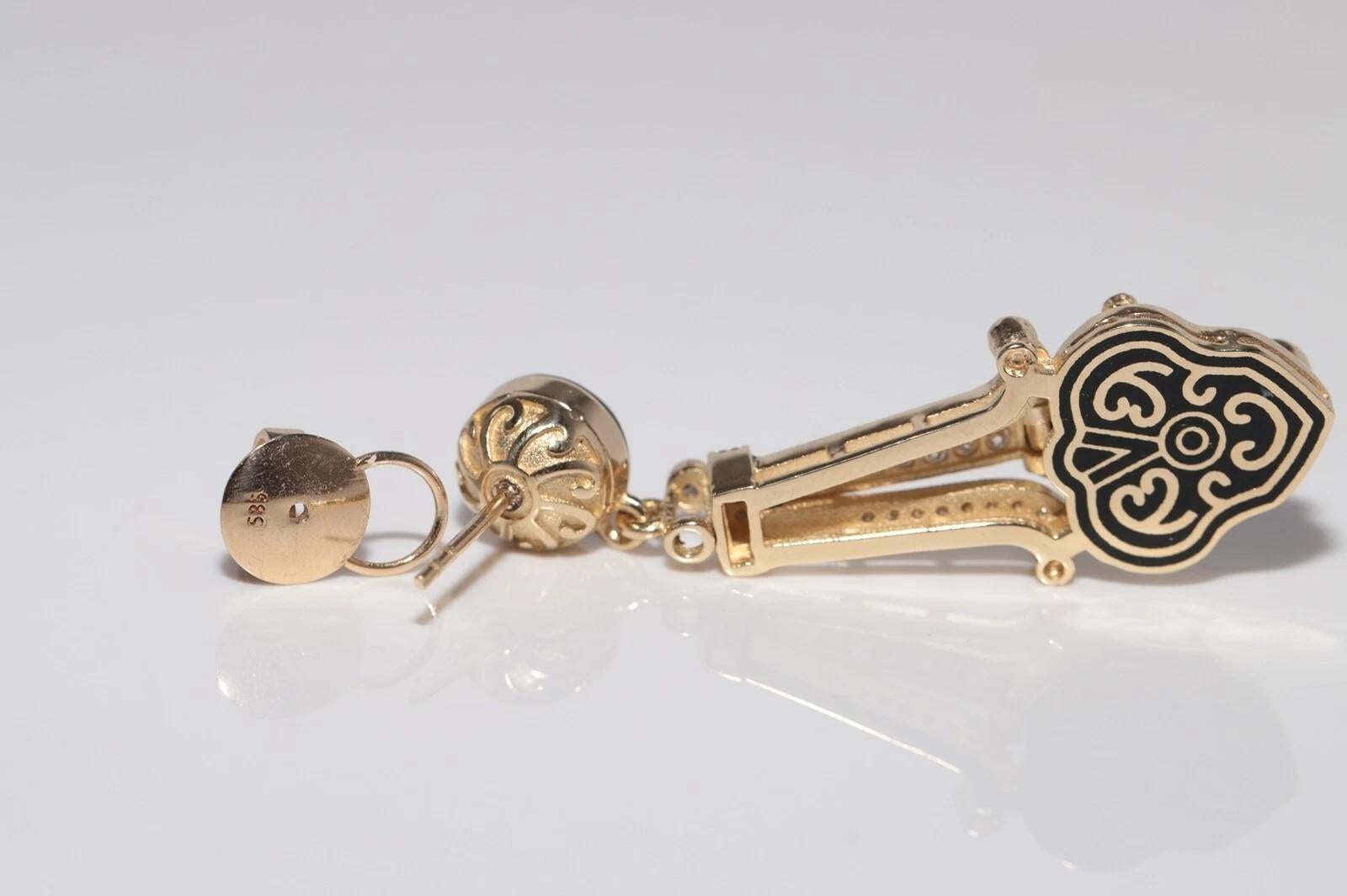 New Made Boucle d'oreille pendante en or 14k ornée de diamants naturels et d'émail en vente 2