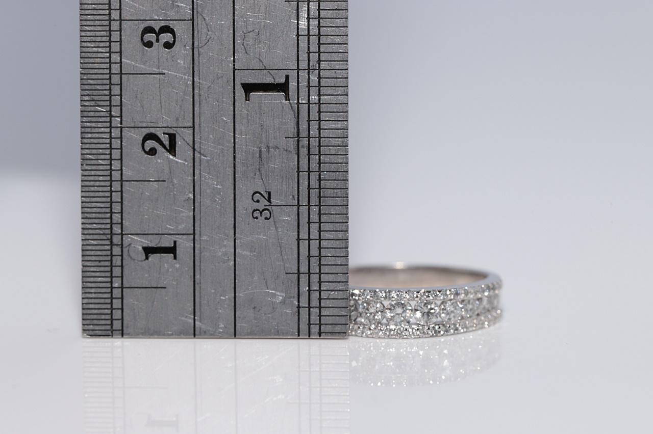 Anillo con banda decorada con diamantes naturales de oro de 14k de nueva factura en venta 5