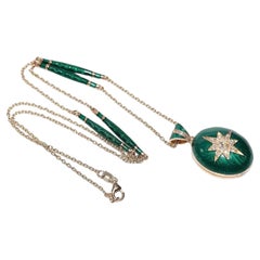 Collier pendentif en or 14 carats, décoré de diamants naturels et d'émail