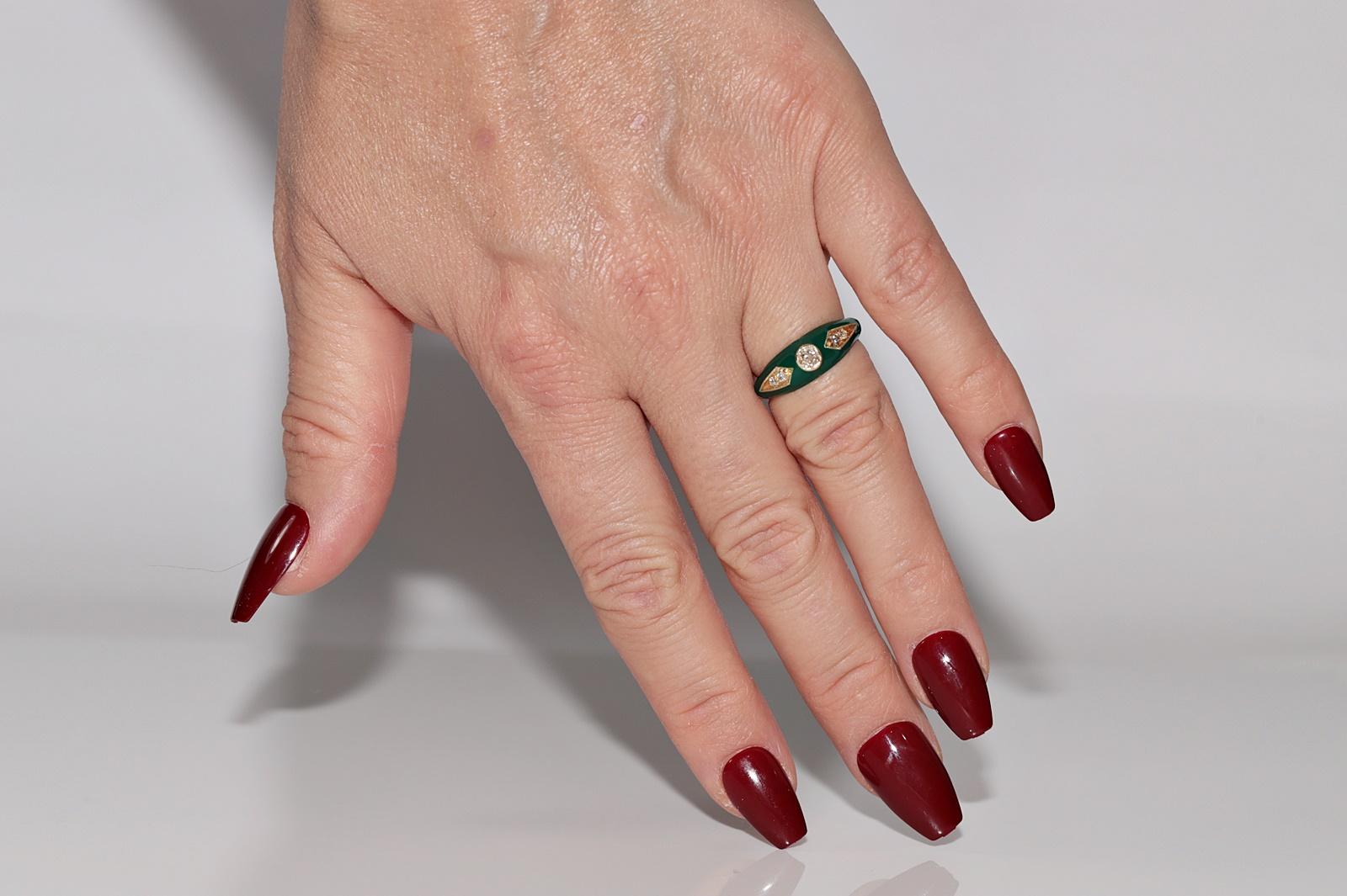 Bague jonc en or 14 carats, décorée de diamants naturels et d'émail vert, neuve en vente 7