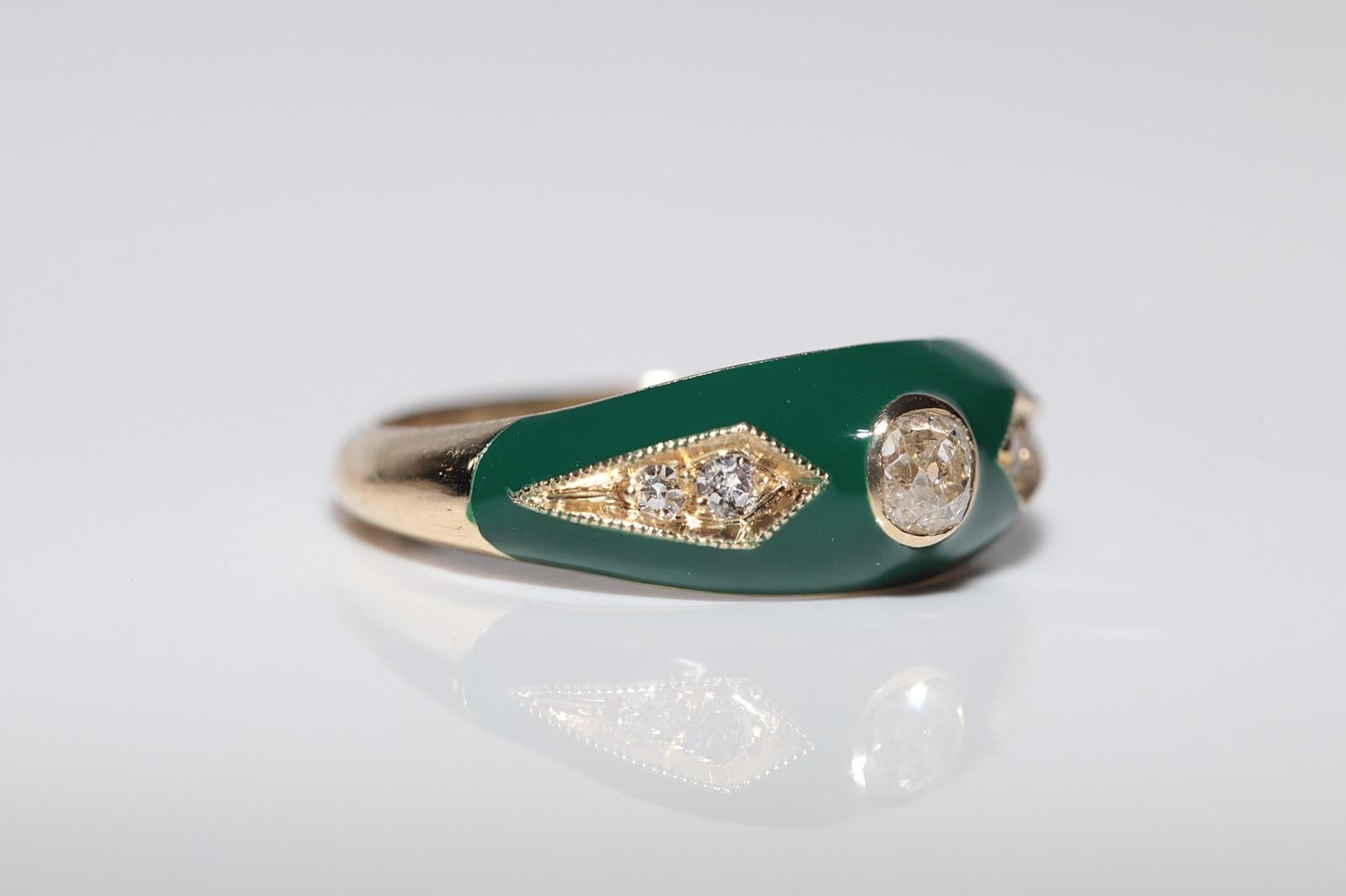 New made 14K Gold Natural Diamond Decorated Green Enamel Band Ring In New Condition For Sale In Fatih/İstanbul, 34
