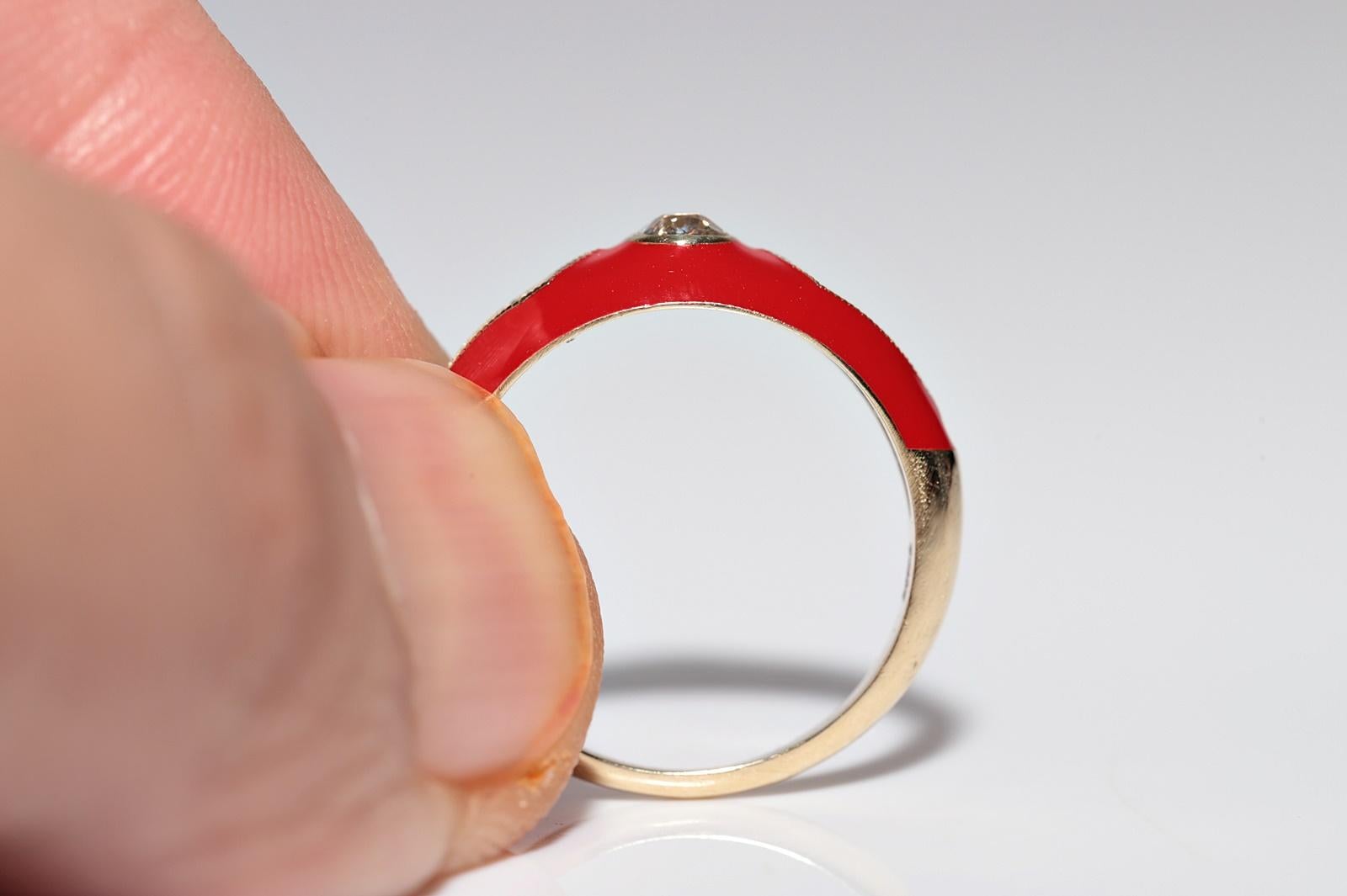 Neu gefertigter Ring aus 14 Karat Gold mit natürlichem Diamanten und roter Emaille, dekoriert im Angebot 1