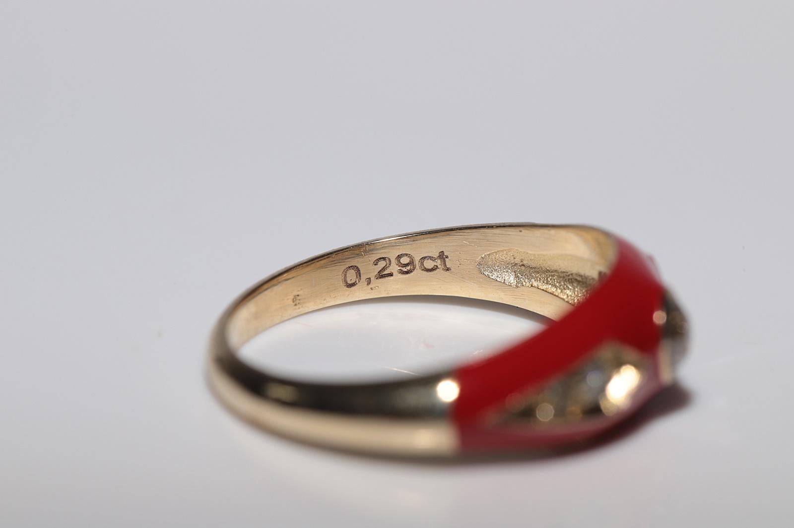 Neu gefertigter Ring aus 14 Karat Gold mit natürlichem Diamanten und roter Emaille, dekoriert im Angebot 3