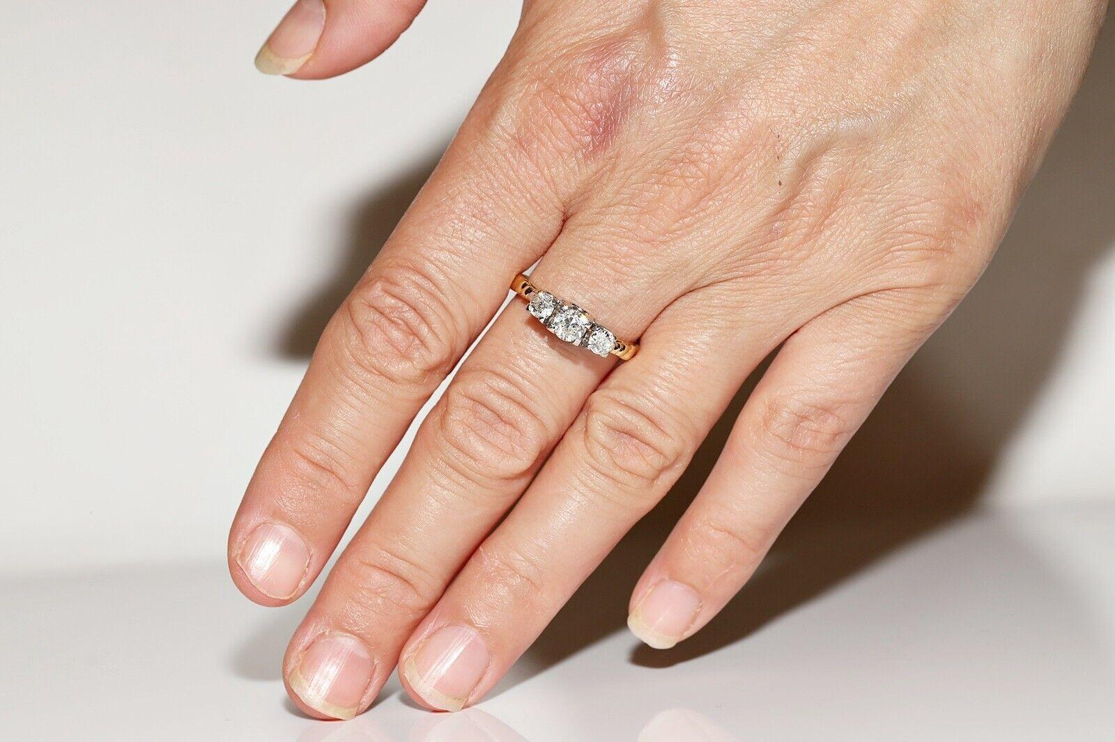 New Made 14k Gold Natural Diamond Decorated Three Stone Ring im Angebot 4