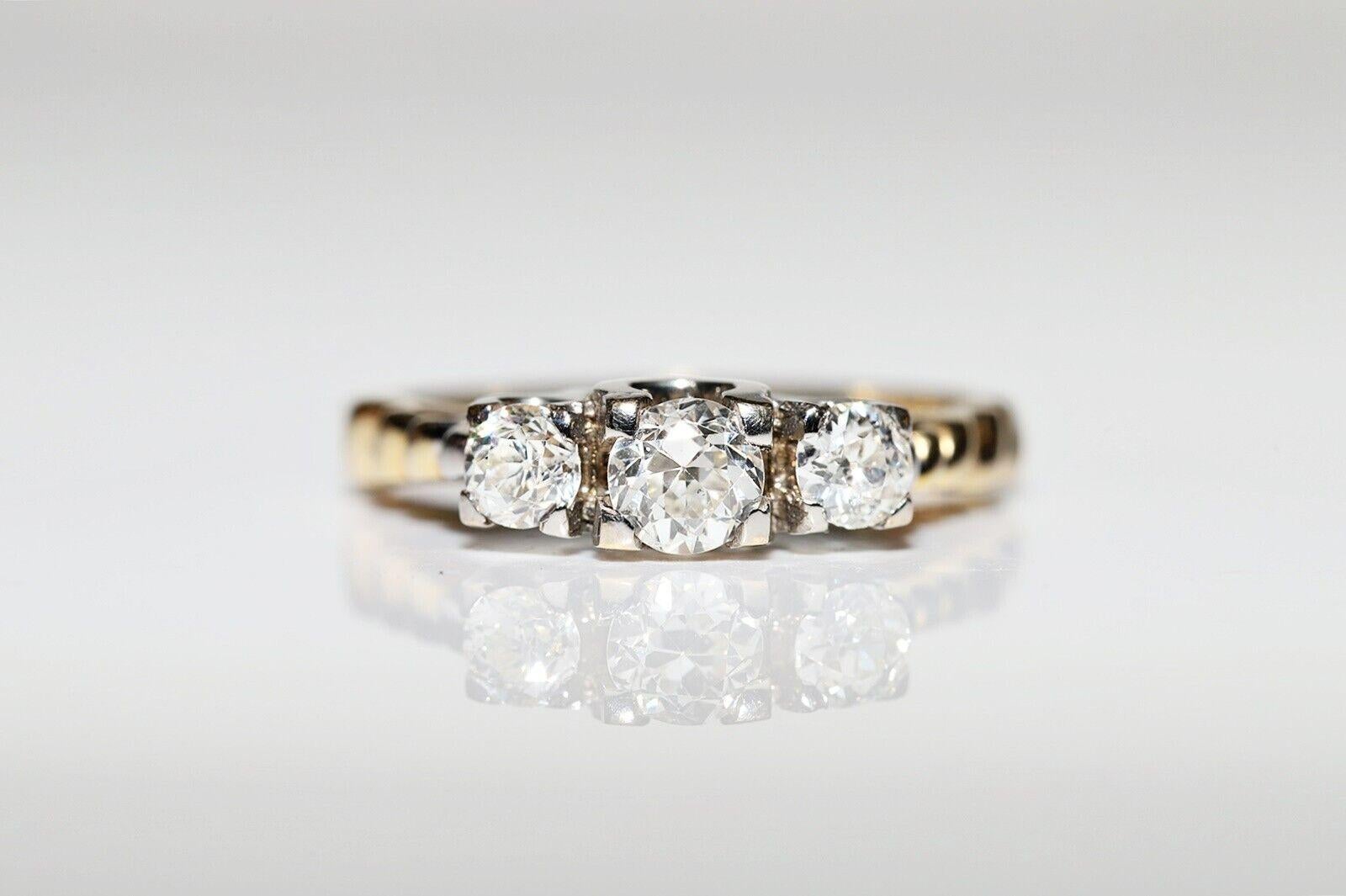 In very good condition.
Total weight is 4.5 grams.
Totally is diamond  0.83 carat.
The diamond is has G-H color and vvs-vs clarity.
Ring size is US 8 
We can make any size.
Box is not included.
Please contact for any questions.