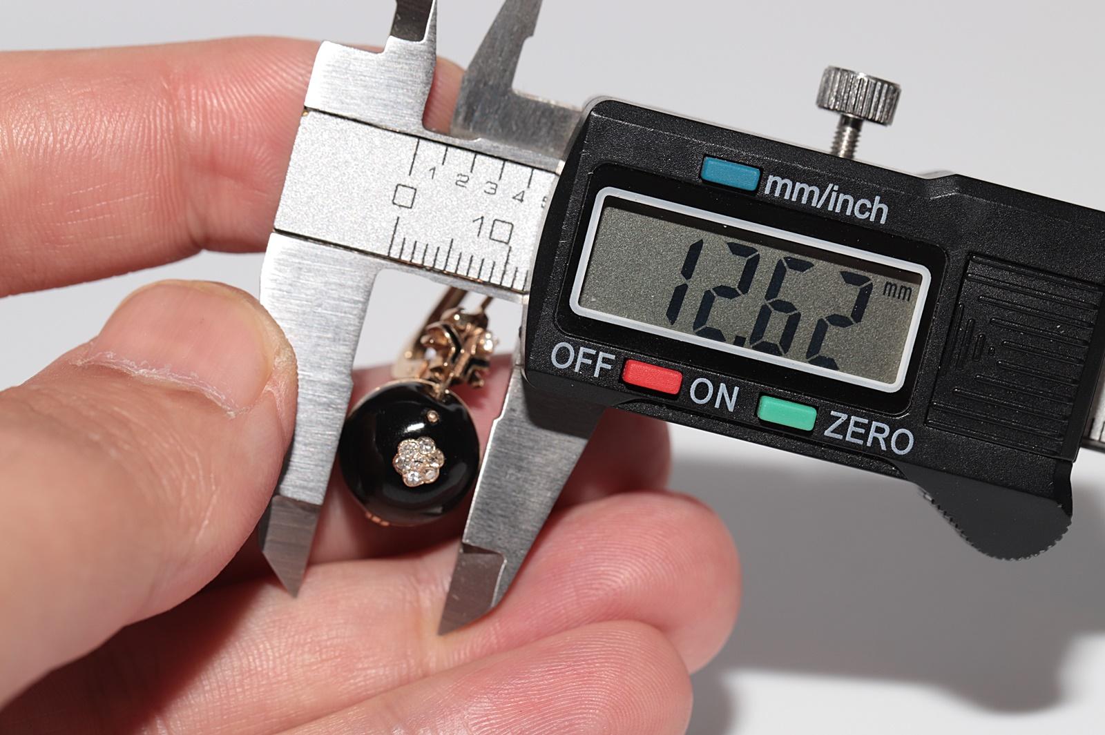 New Made 14k Gold Natural Diamond Drop Style Enamel Earring en vente 14