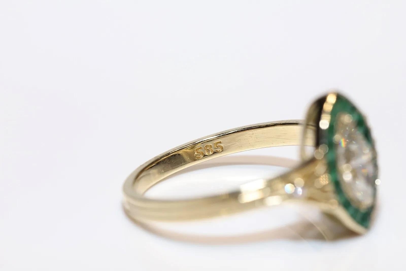 Neuer Ring aus 14 Karat Gold mit natürlichem Diamanten im Marquise-Schliff und Smaragd im Kaliberschliff im Angebot 2