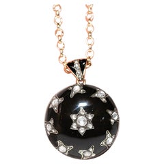 Collana con ciondolo in oro 14k con diamante naturale taglio rosa e smalto decorato, di nuova produzione