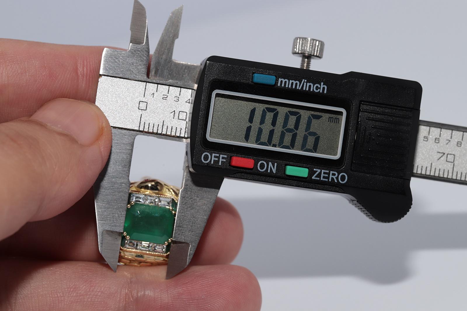 New Made 18k Gold Natural Baguette Cut Diamond und Smaragd Schlange Design Ring im Angebot 5